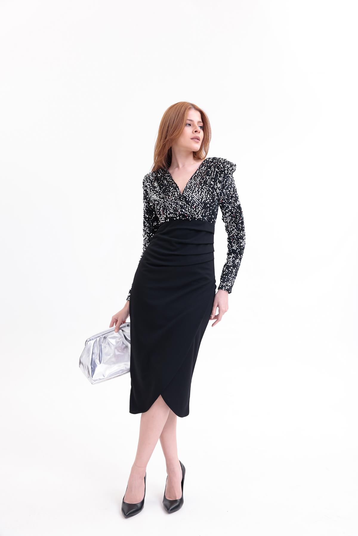  KRUVAZE YAKA OMUZ VATKALI ÜSTÜ PUL PAYETLİ TASARIM ELBİSE