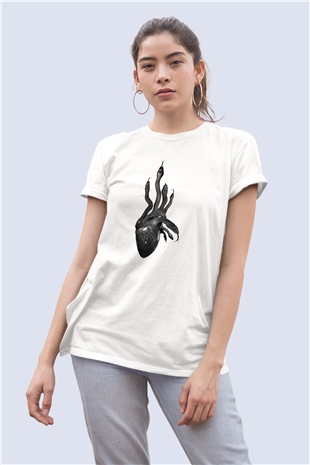 Unisex Yılanlı Kötü Kalp İsimli Baskılı Tişört