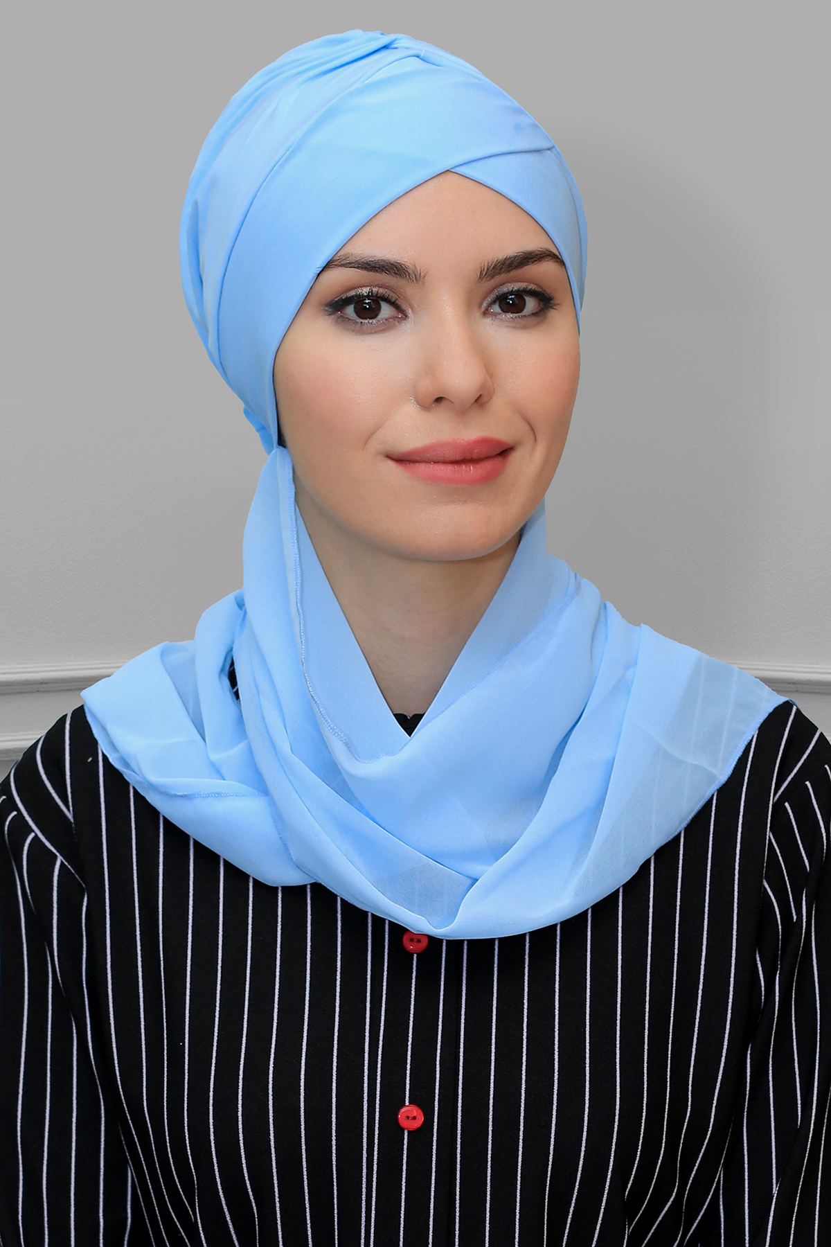 Bebe Mavisi Pratik Hazır Geçmeli Tesettür Bone Sandy Kumaş Çapraz Büzgülü - Şifon Atkılı - Hürrem 1801A