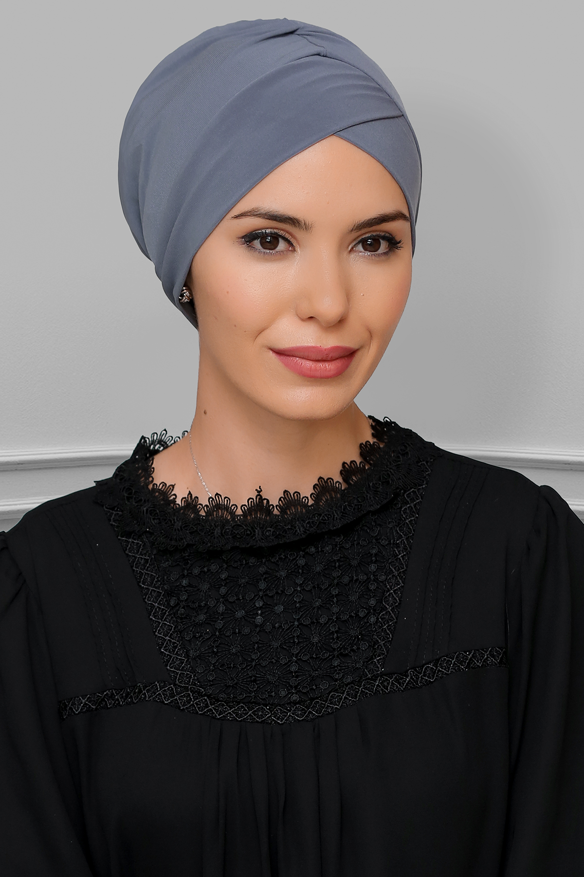 Gri Pratik Hazır Geçmeli Tesettür Bone Sandy Kumaş Çapraz Büzgülü - Hürrem 1801