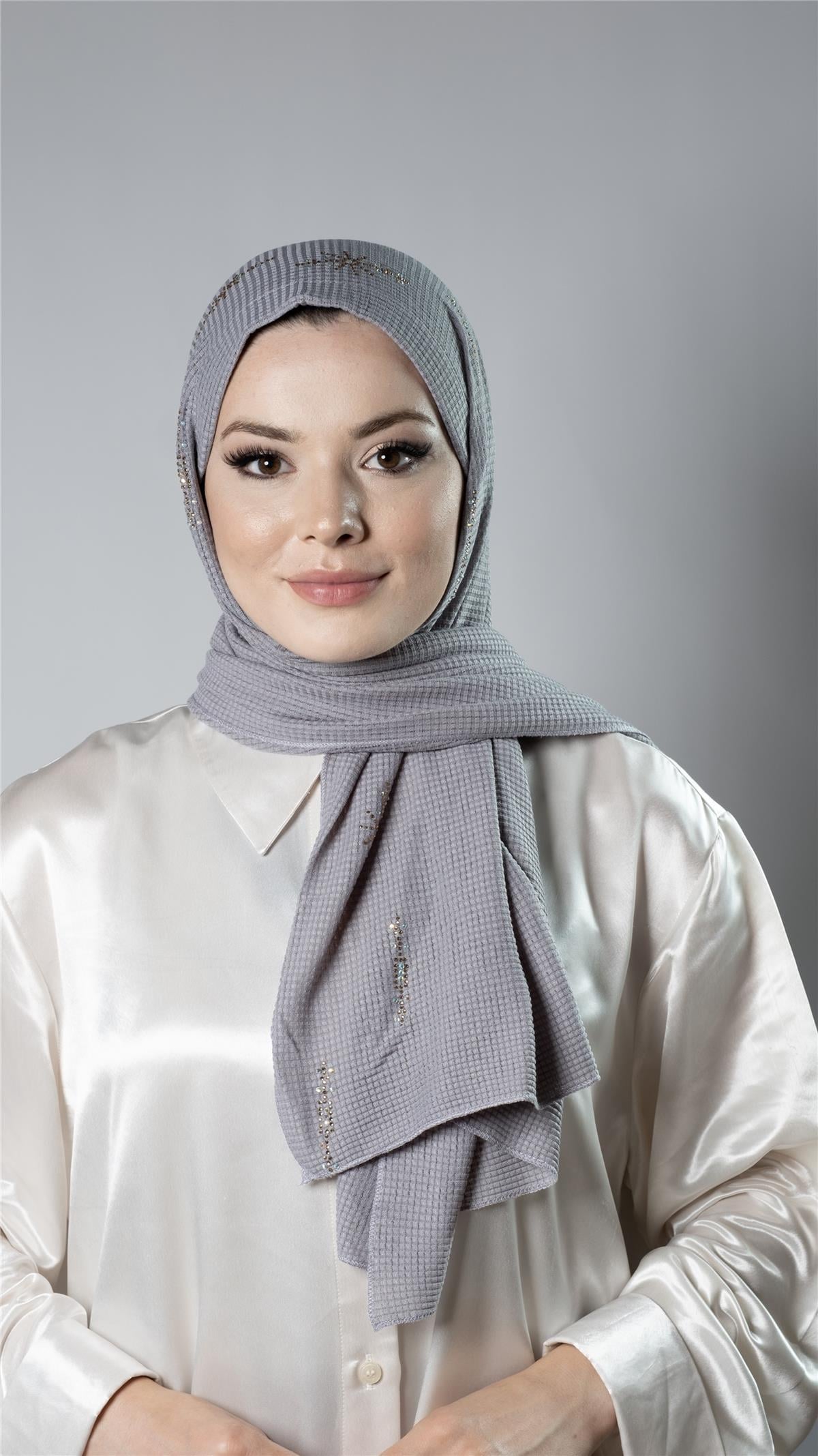 Gri Pratik Hazır Geçmeli Tesettür Şal Örme Kumaş Taşlı Yıldız Desenli  - Hürrem Bone 2118Y_15