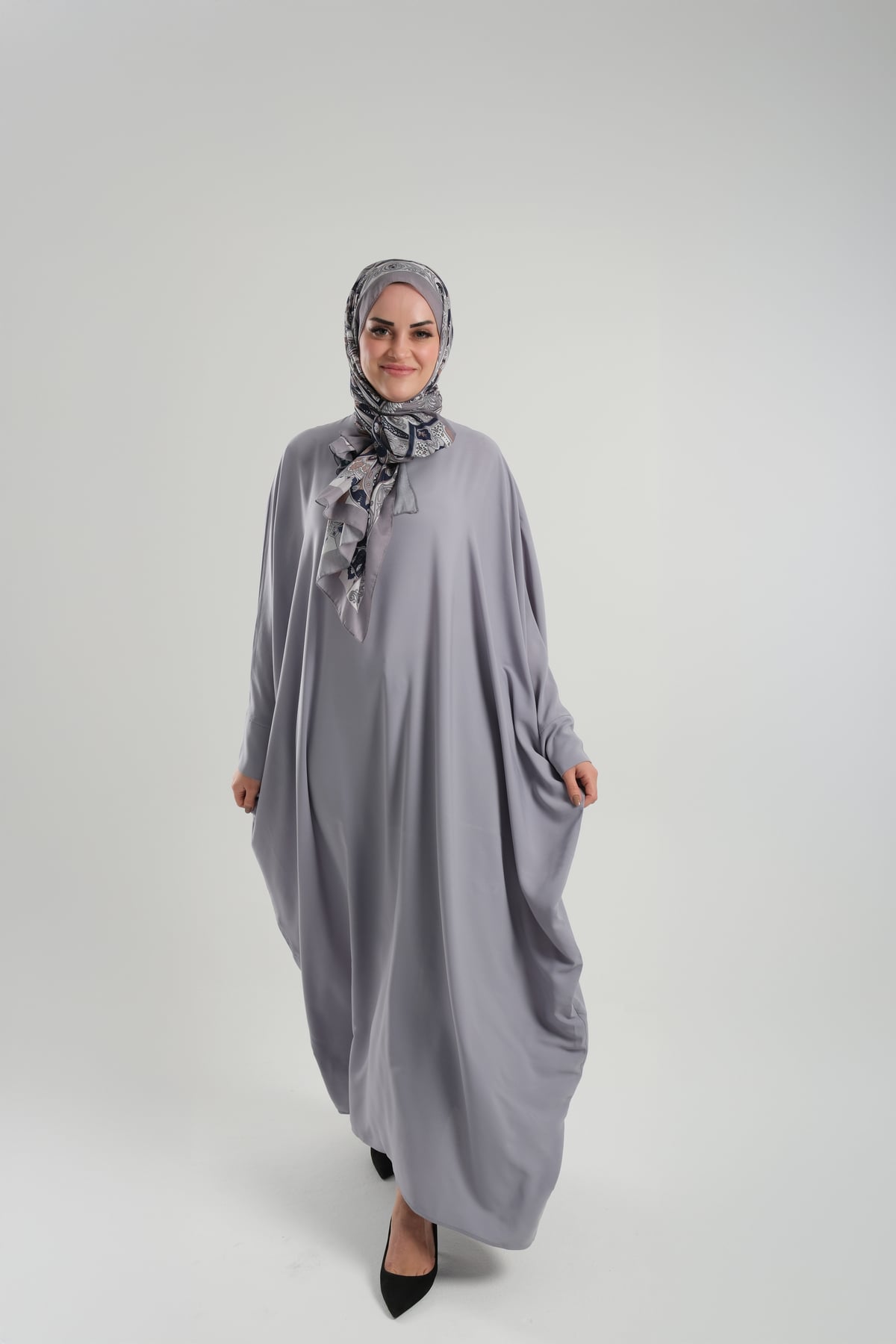 Gri Yarasa Kol Oversize Medine İpeği Arkası Düğmeli Düz Elbise - Hürrem Bone 4001_15