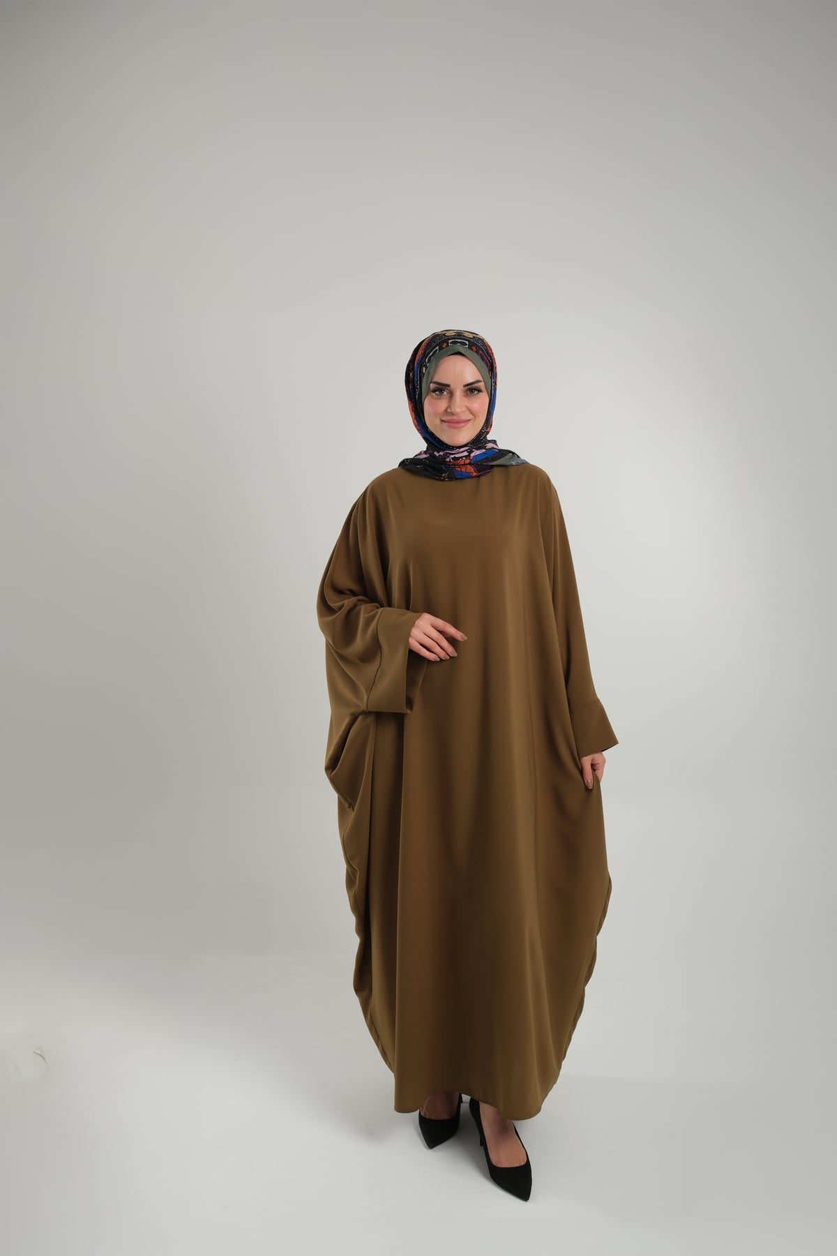 Haki Yarasa Kol Oversize Medine İpeği Arkası Düğmeli Düz Elbise - Hürrem Bone 4001_09