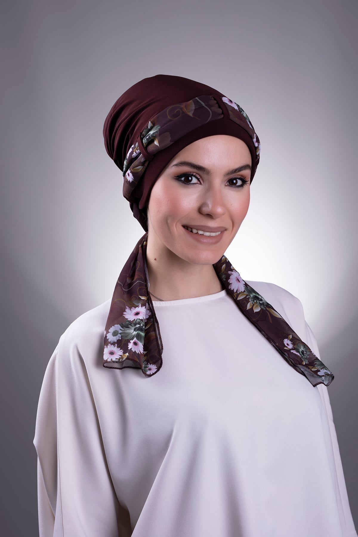 Kahve Pratik Hazır Geçmeli Tesettür Bone Sandy Kumaş Desenli Şifon Kemerli - Hürrem 1205D