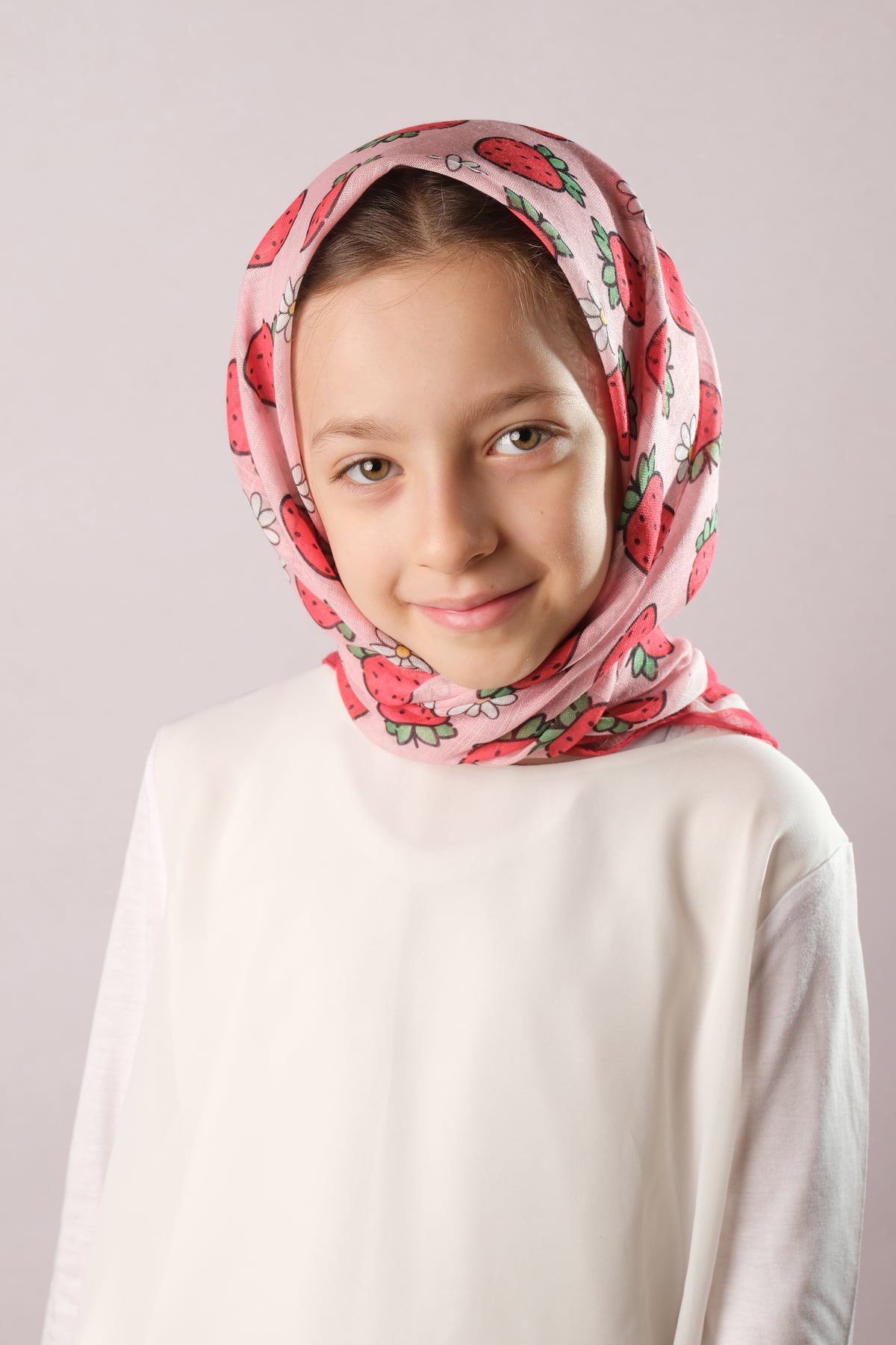 Kırmızı Dijital Baskılı Çocuk Tesettür Eşarp Pamuk Polyester Çilek Desenli - Hürrem Bone 6001_31