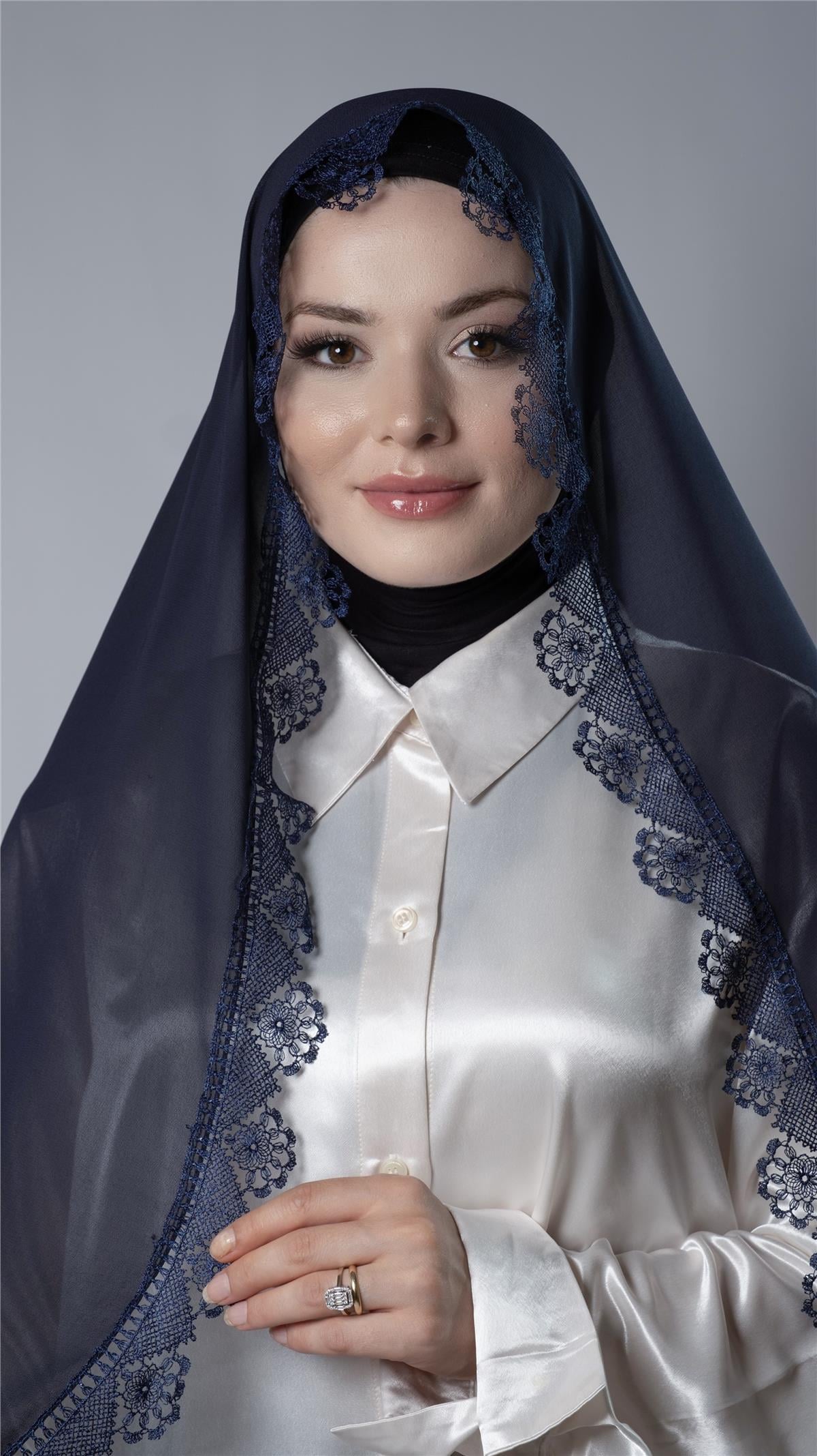 Lacivert Namaz Başörtüsü Şal Şifon Kumaş Güpürlü - Hürrem Bone 202106_02