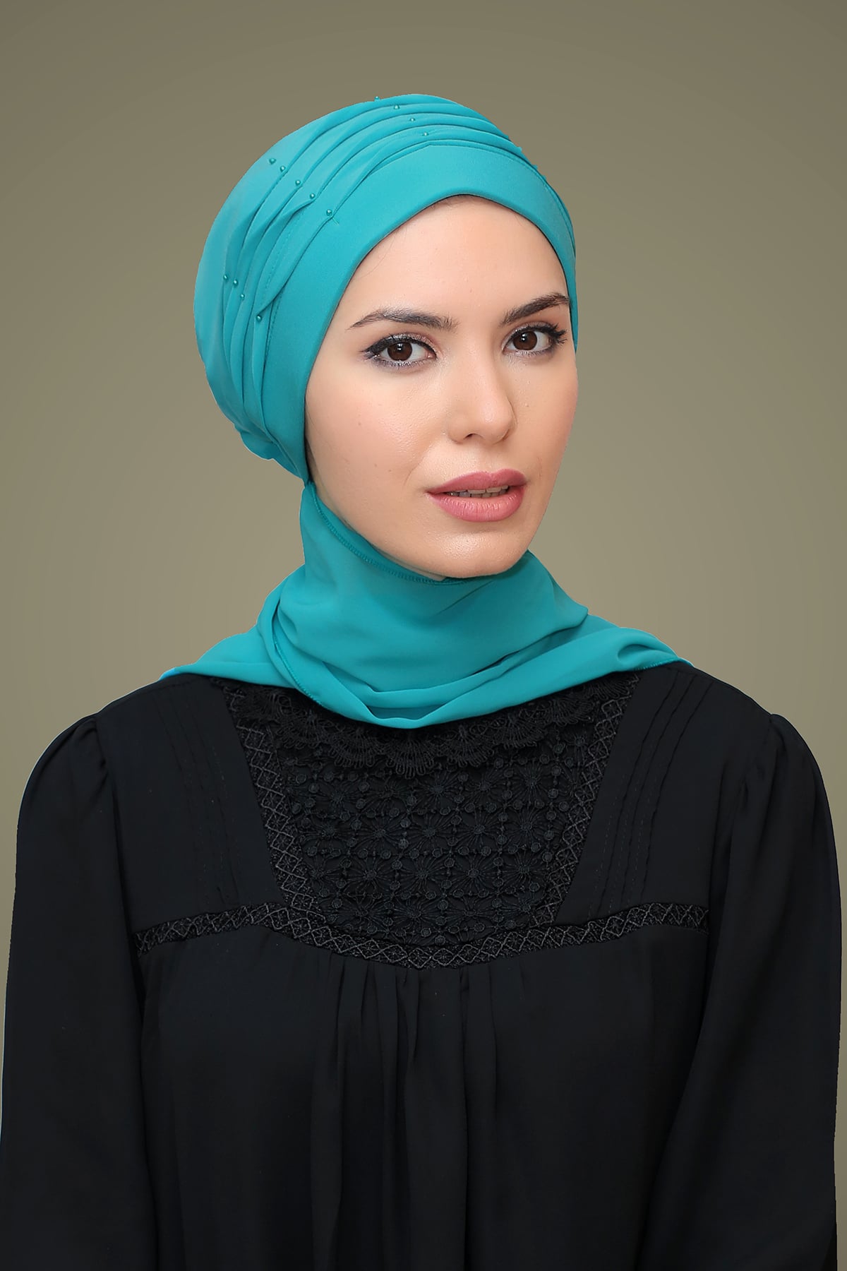 Mint Yeşili Pratik Hazır Geçmeli Tesettür Bone Sandy Kumaş İncili Pileli Nervürlü Güllü - Şifon Atkılı - Hürrem 1805A