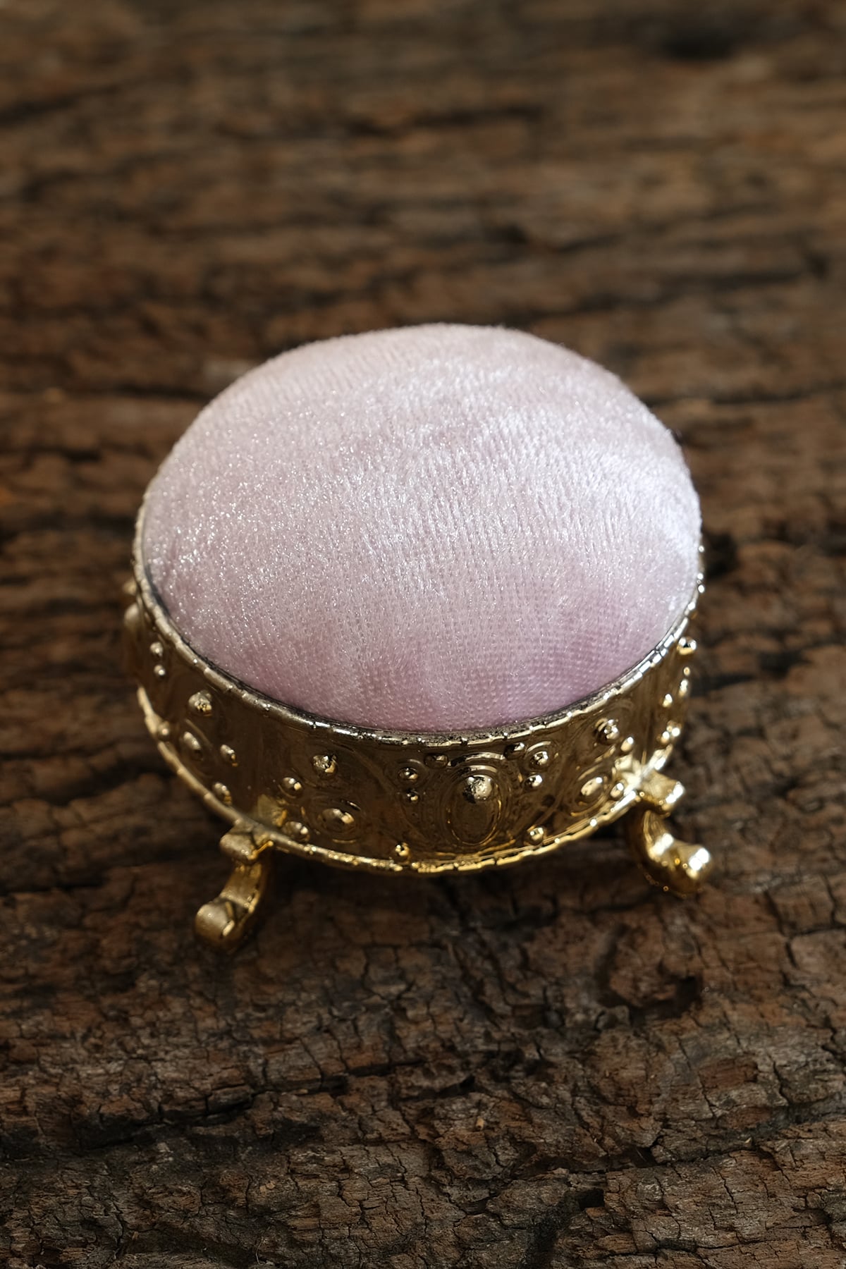 Pudra Eşarp Şal İğnedanlık Kadife Gold Ayaklı - Hürrem Bone 5003_06