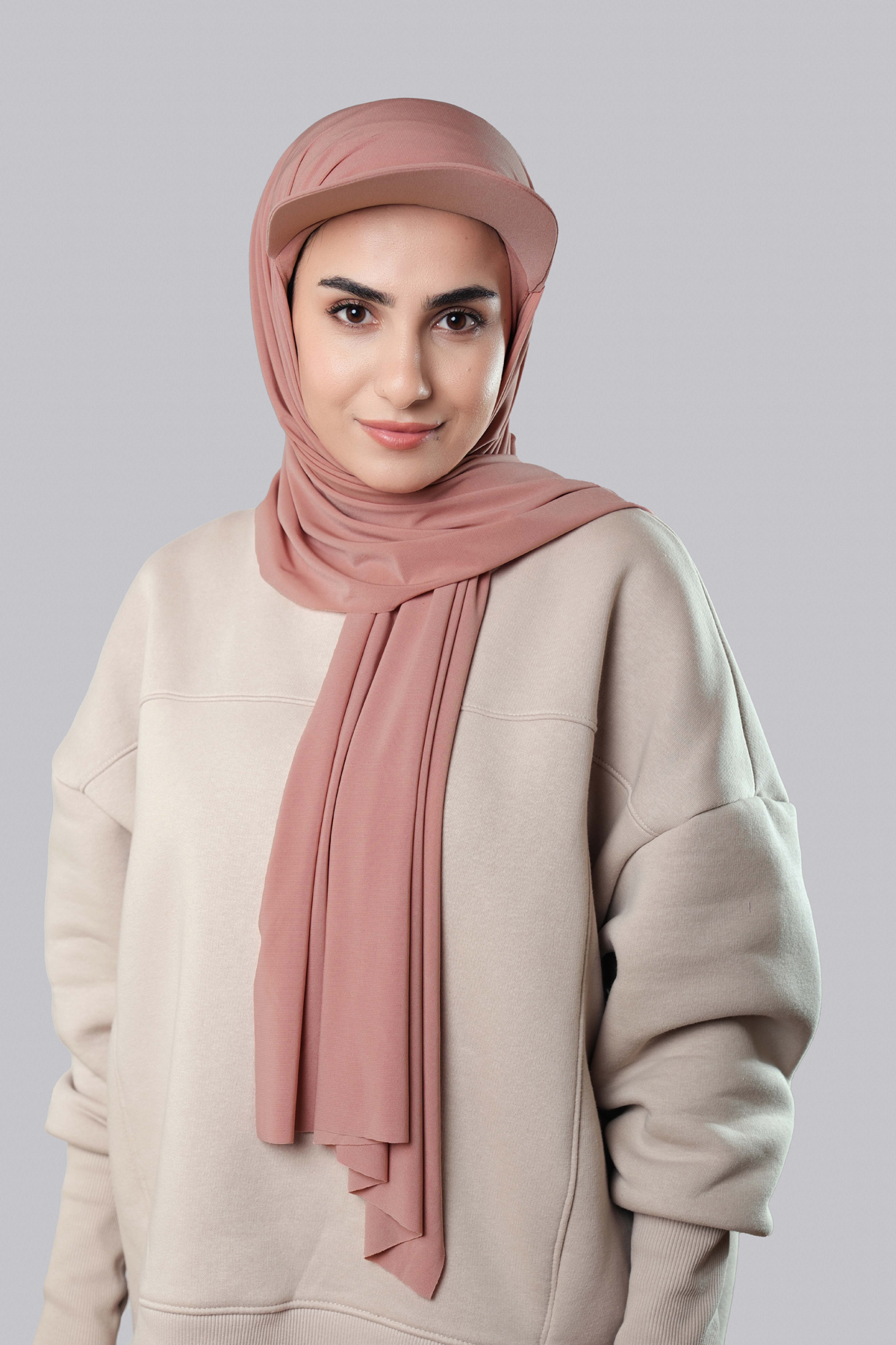 Pudra Pratik Hazır Geçmeli Şapkalı Tesettür Şal Sandy Düz - Hürrem Bone 3008_06