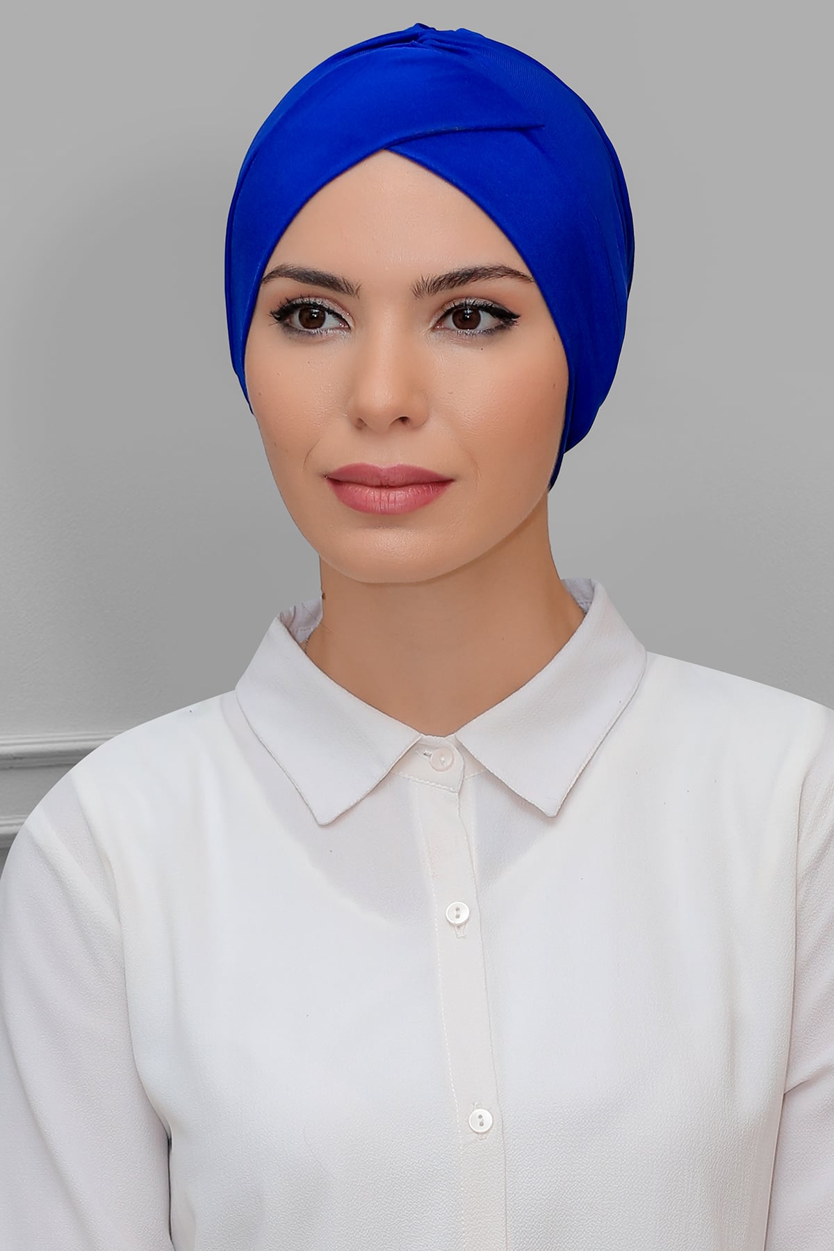 Saks Mavisi Pratik Hazır Geçmeli Tesettür Bone Sandy Kumaş Çapraz Büzgülü - Hürrem 1801
