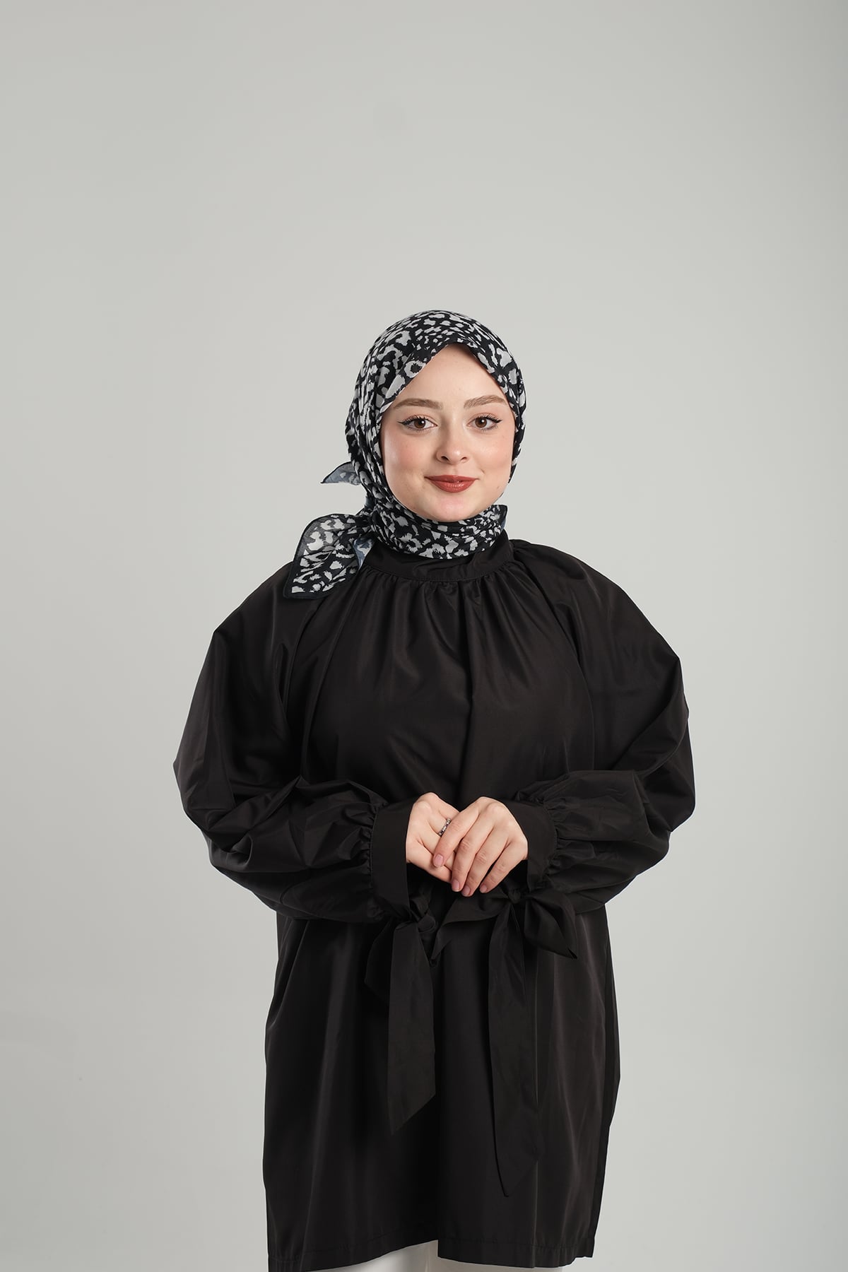 Siyah Desenli Eşarp Kesik Elyaf Pamuksu Leopar Dijital Baskılı - Hürrem Bone 202201_01