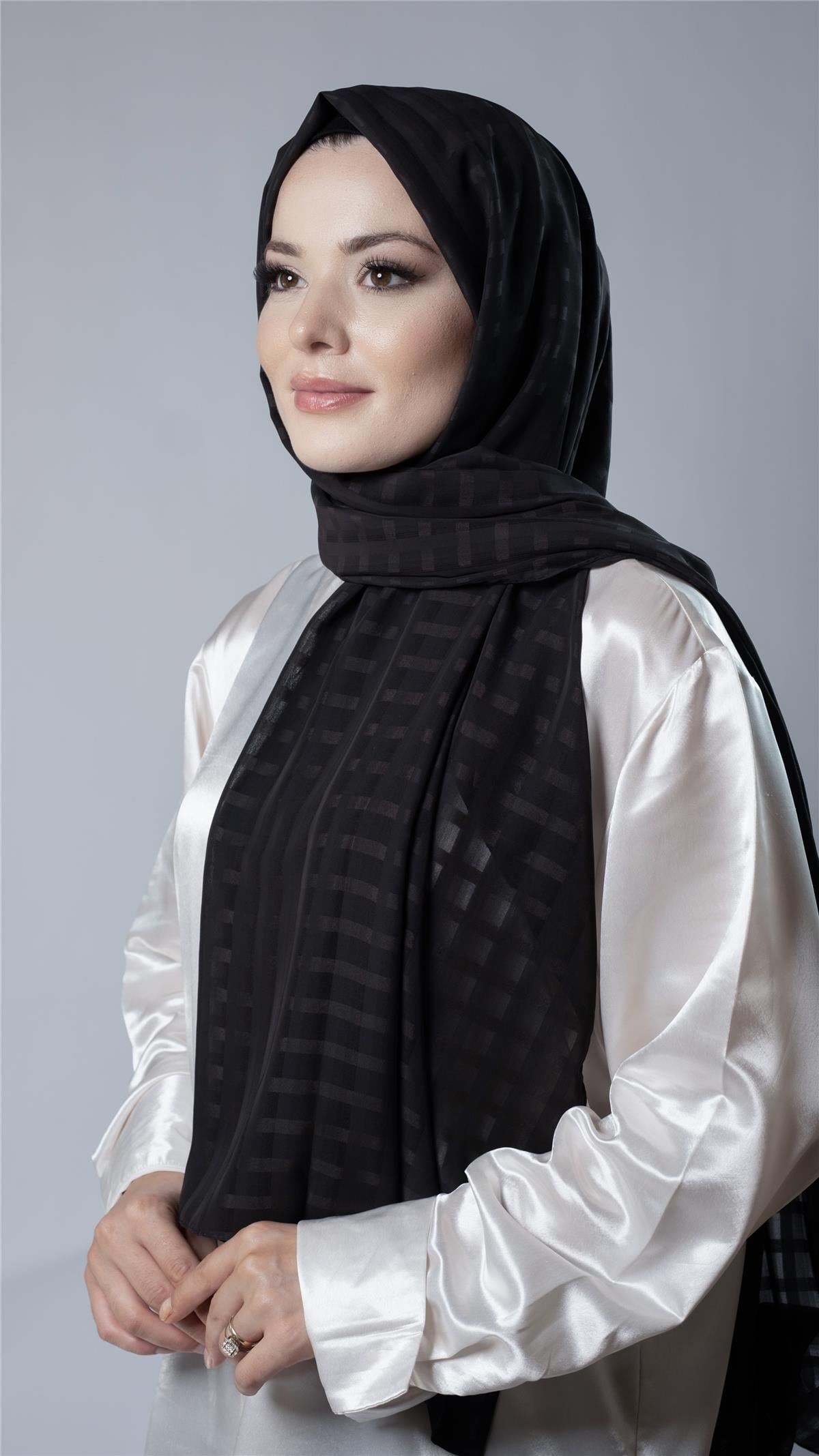 Siyah Desenli Şal Şifon Kumaş Kareli Çizgili - Hürrem Bone 202107_01