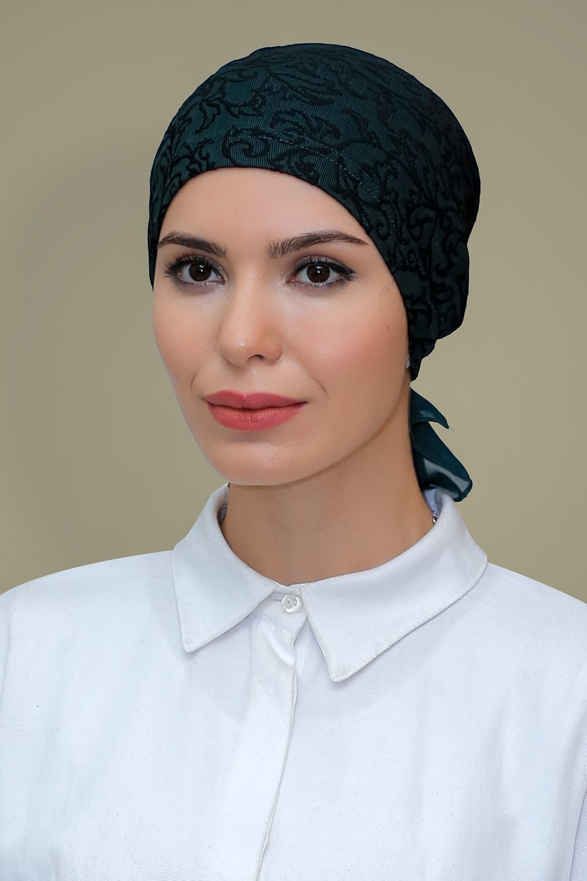 Zümrüt Pratik Hazır Geçmeli Tesettür Bone Jakarlı Desenli Güllü - Hürrem 1202