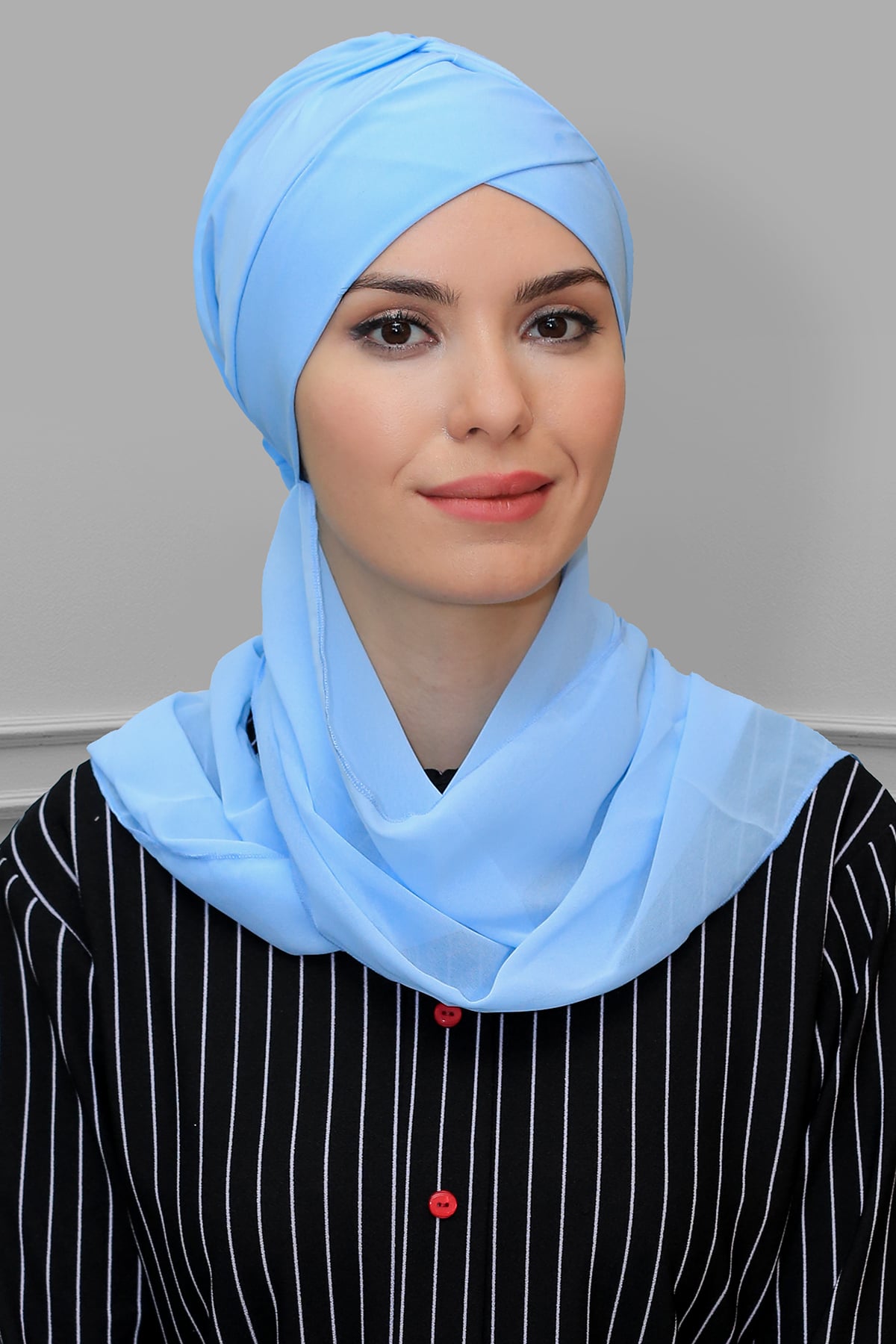 Bebe Mavisi Pratik Hazır Geçmeli Tesettür Bone Sandy Kumaş Çapraz Büzgülü - Şifon Atkılı - Hürrem 1801A