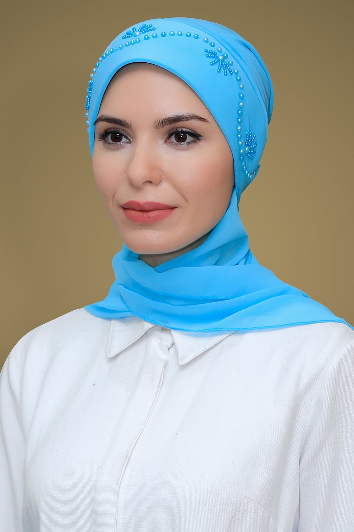 Bebe Mavisi Pratik Hazır Geçmeli Tesettür Bone Sandy Kumaş Güllü Boncuklu İşlemeli - Şifon Atkılı - Hürrem 1206A