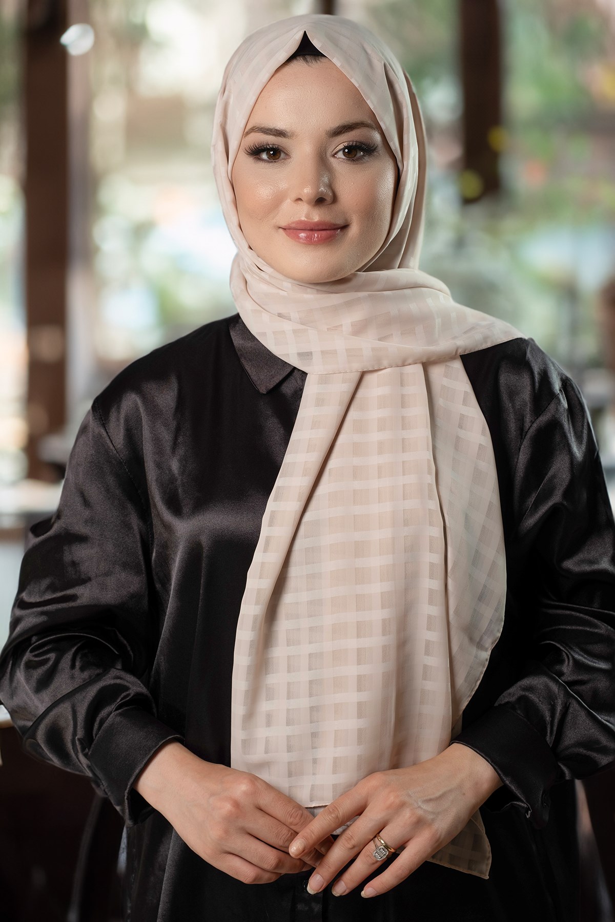 Bej Desenli Şal Şifon Kumaş Kareli Çizgili - Hürrem Bone 202107_12