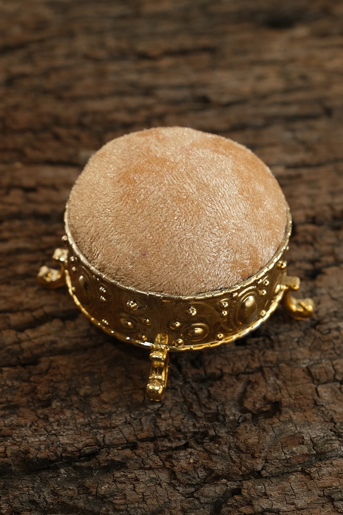 Bej Eşarp Şal İğnedanlık Kadife Gold Ayaklı - Hürrem Bone 5003_12