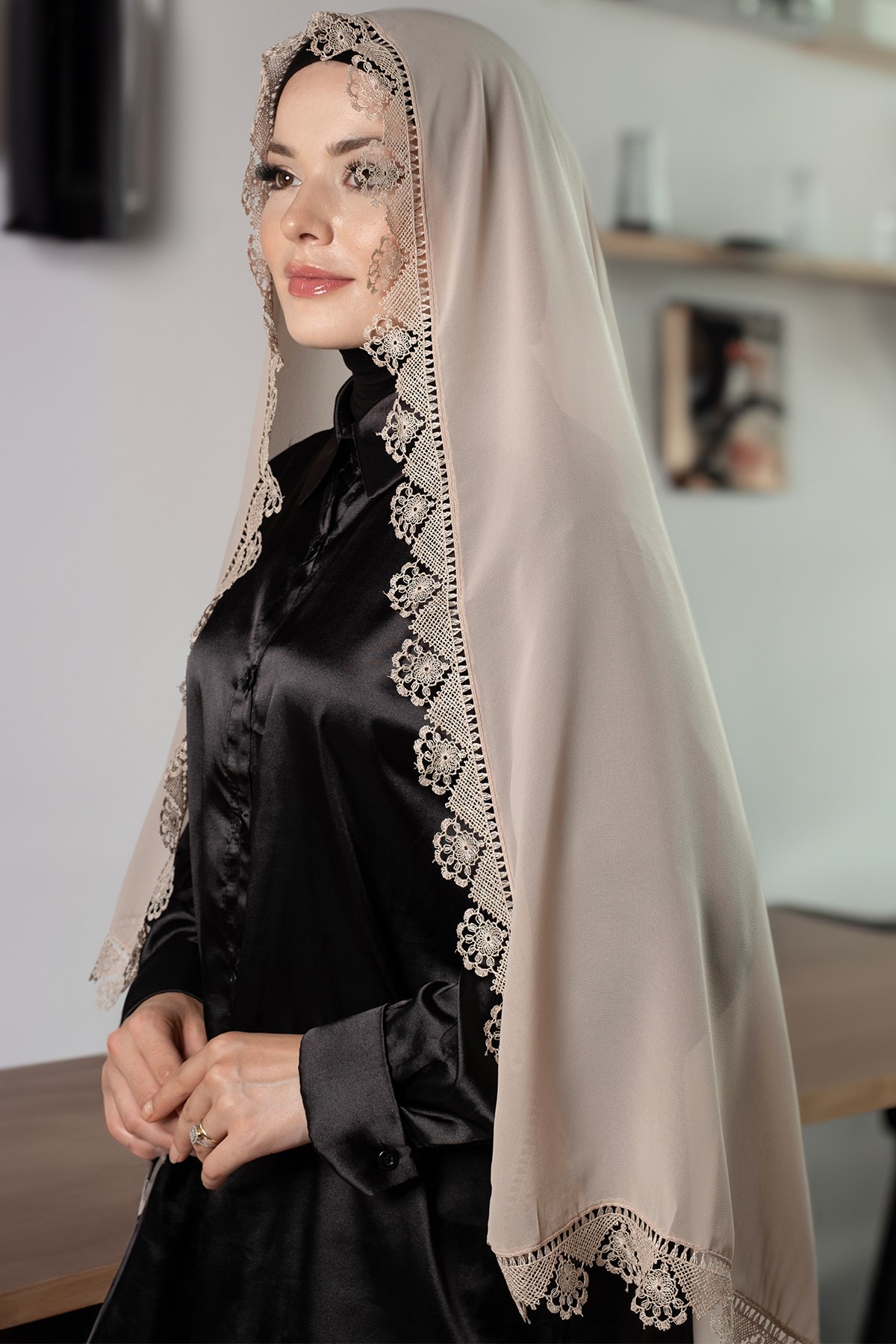Bej Namaz Başörtüsü Şal Şifon Kumaş Güpürlü - Hürrem Bone 202106_12