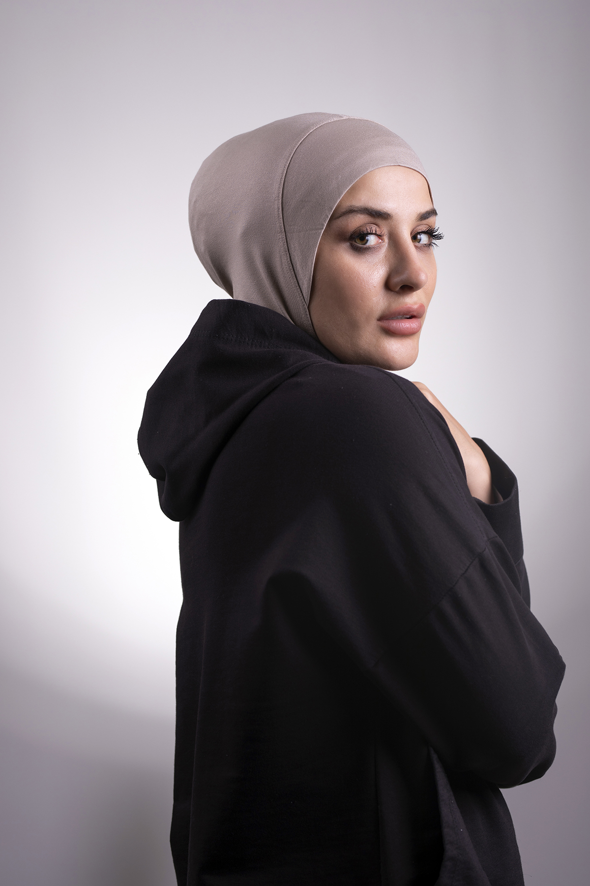 Bej Pratik Hazır Geçmeli Bone Viskon Kumaş Hijab Spor - Hürrem 2106