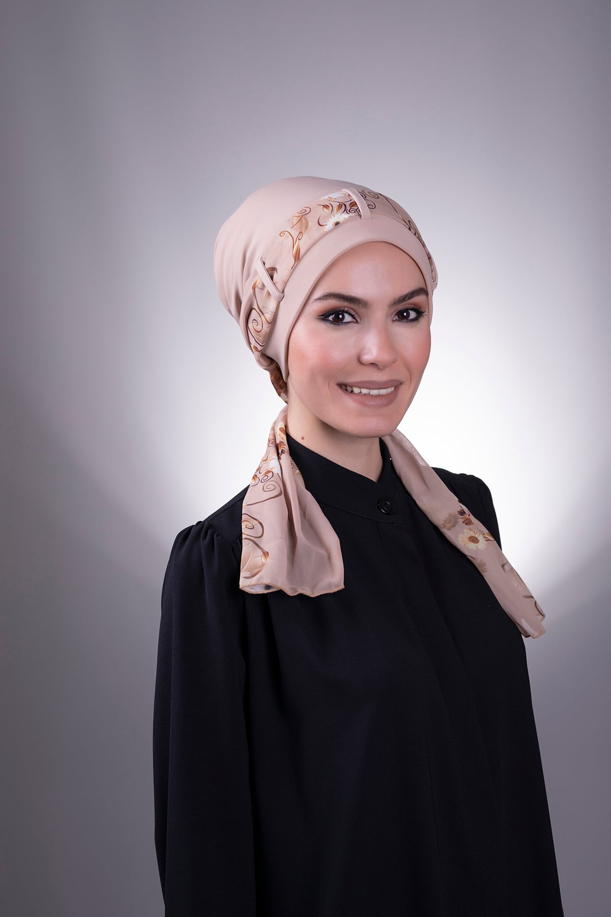 Bej Pratik Hazır Geçmeli Tesettür Bone Sandy Kumaş Desenli Şifon Kemerli - Hürrem 1205D