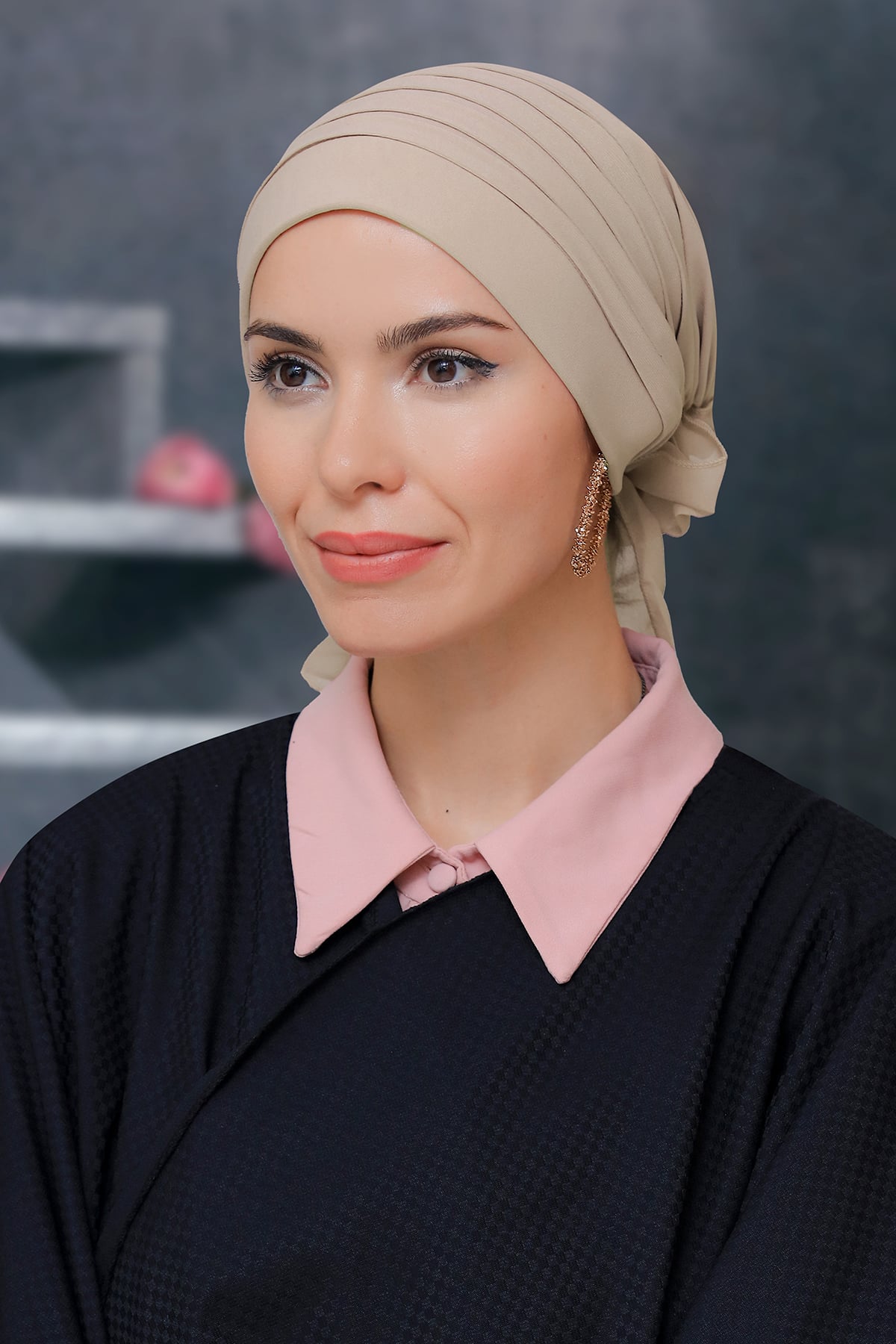 Bej Pratik Hazır Geçmeli Tesettür Bone Sandy Kumaş Pileli Nervürlü Güllü - Hürrem 1806