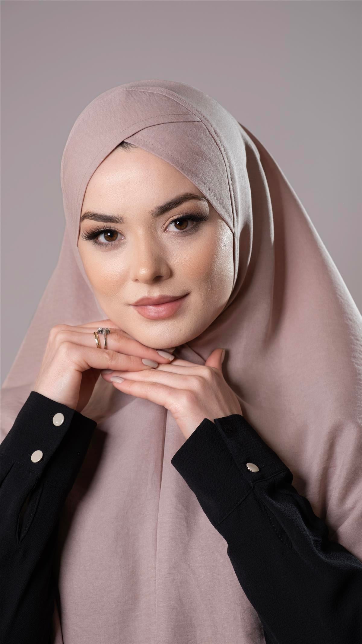 Bej Pratik Hazır Geçmeli Tesettür Eşarp Pamuk Caz Kumaş Tek Katlı Çapraz Hijab - Hürrem Bone 2305_12