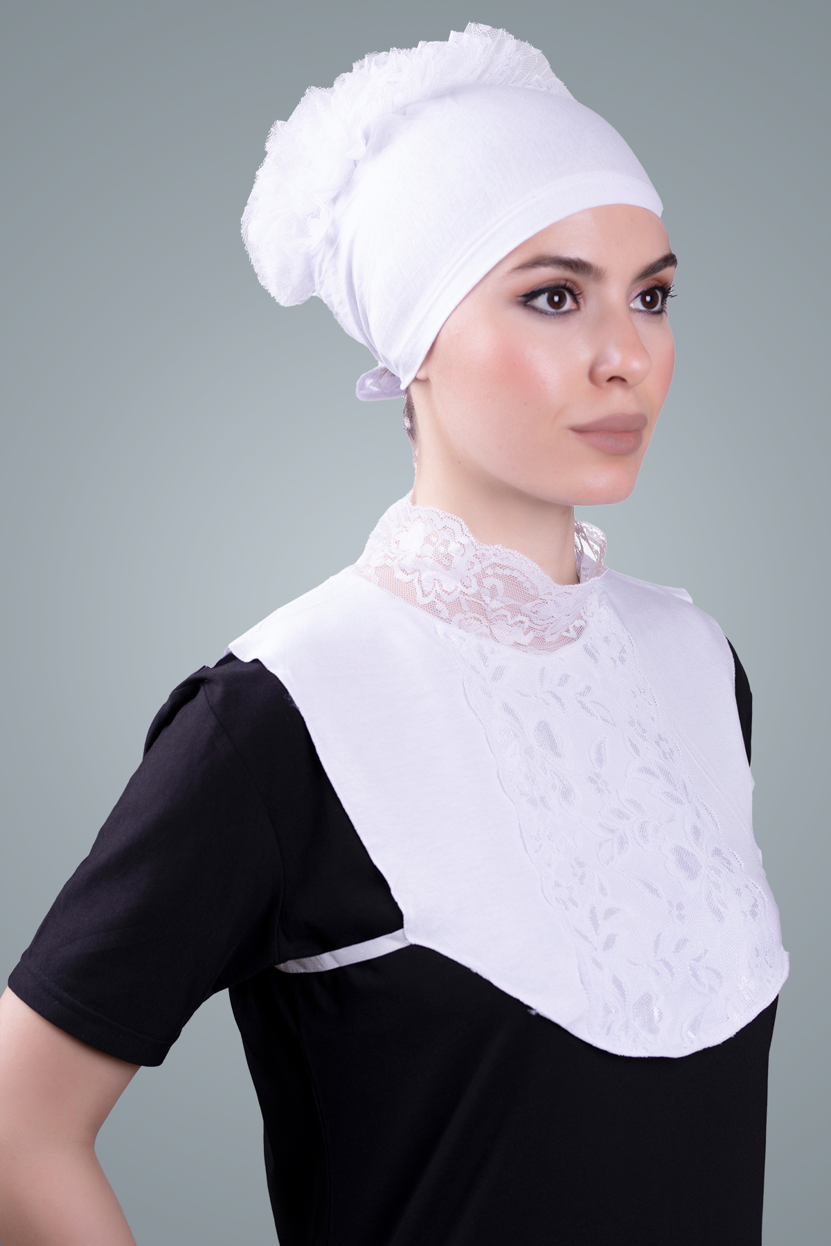 Beyaz Tesettür Boyunluk Viskon Kumaş Göğüs Dantelli - Hürrem 1005