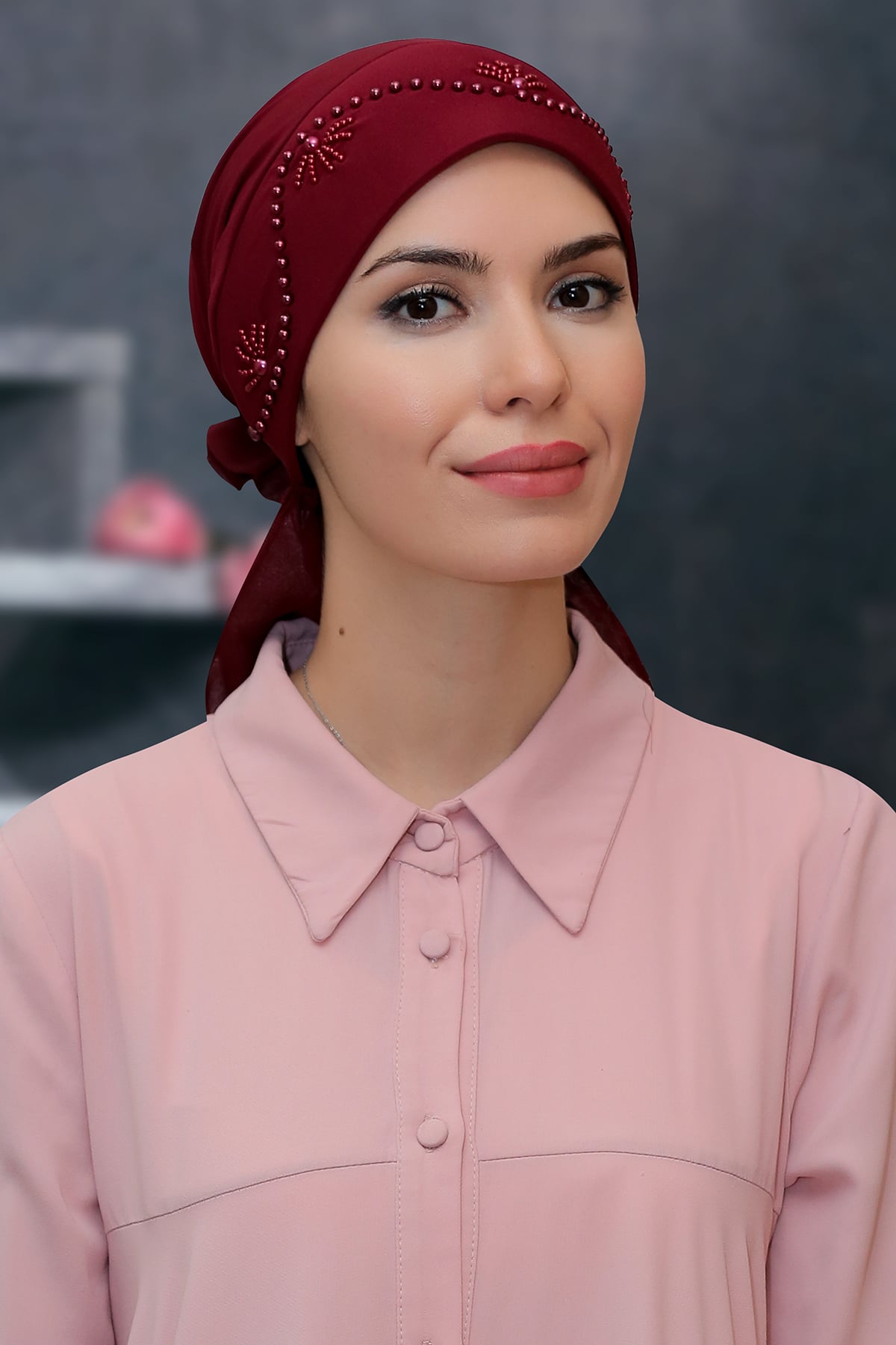 Bordo Pratik Hazır Geçmeli Tesettür Bone Sandy Kumaş Güllü Boncuklu İşlemeli - Hürrem 1206
