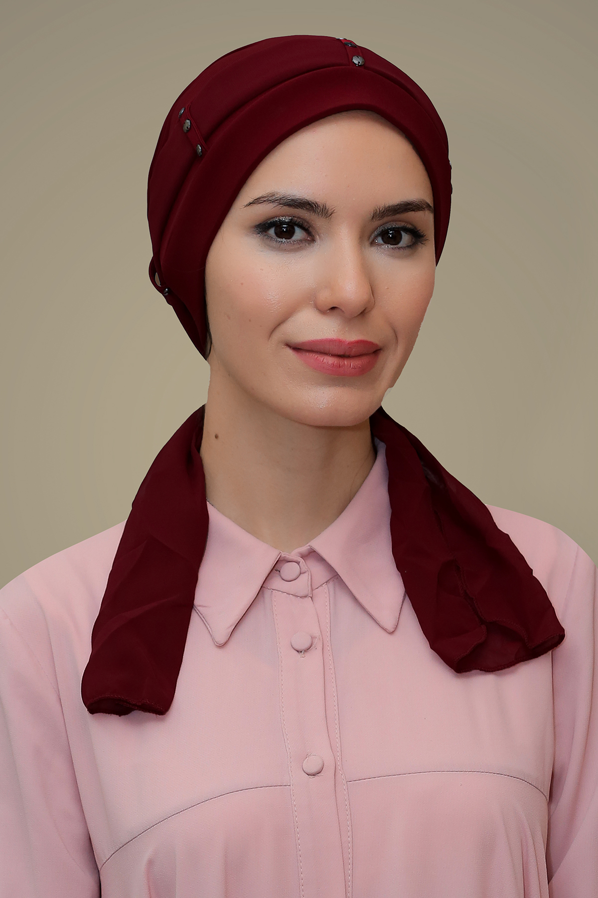 Bordo Pratik Hazır Geçmeli Tesettür Bone Sandy Kumaş Kemerli Taşlı - Hürrem 1205