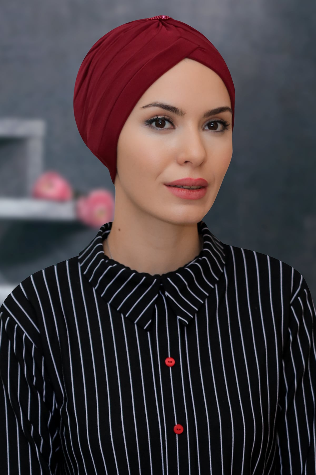 Bordo Pratik Hazır Geçmeli Tesettür Bone Sandy Kumaş Taçlı Büzgülü - Hürrem 1208