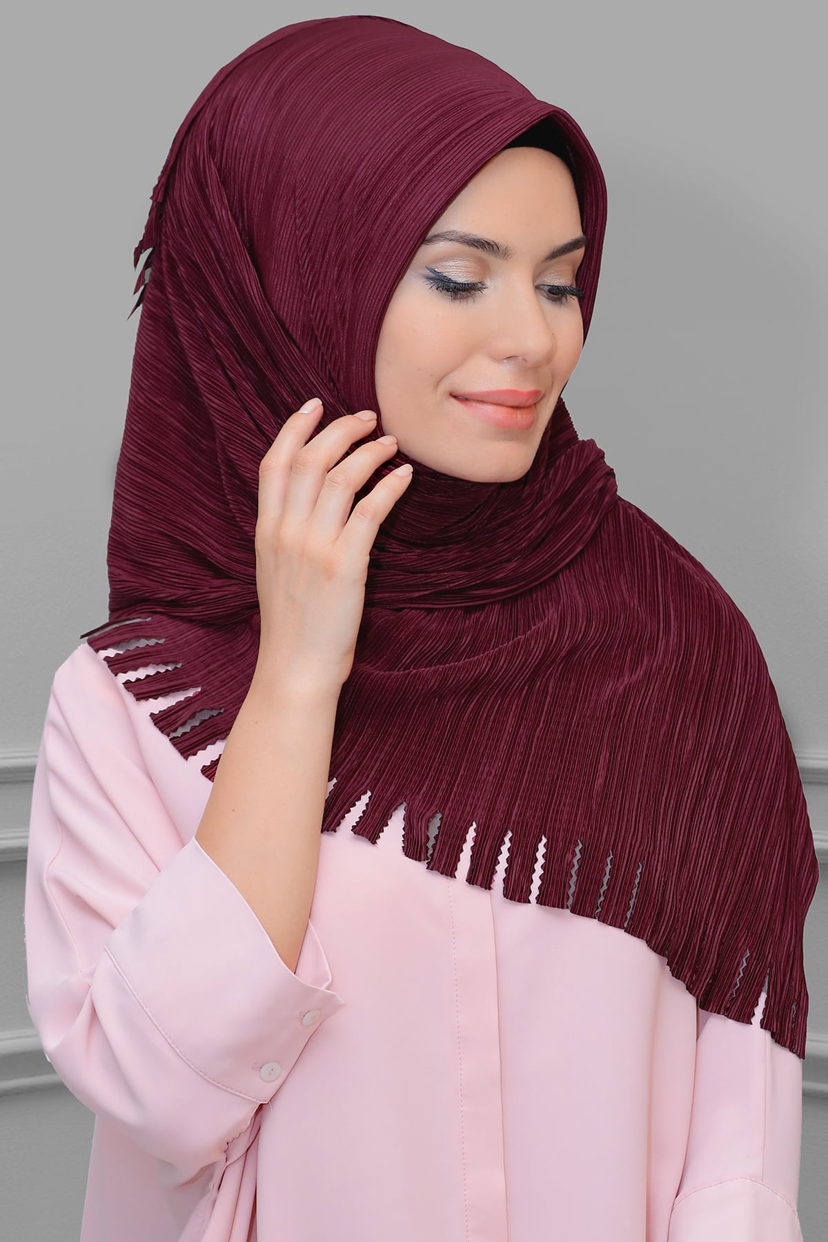 Bordo Pratik Hazır Geçmeli Tesettür Eşarp Fukuro Piliseli (Pliseli) Saçaklı Lazer Kesim - Hürrem 1828