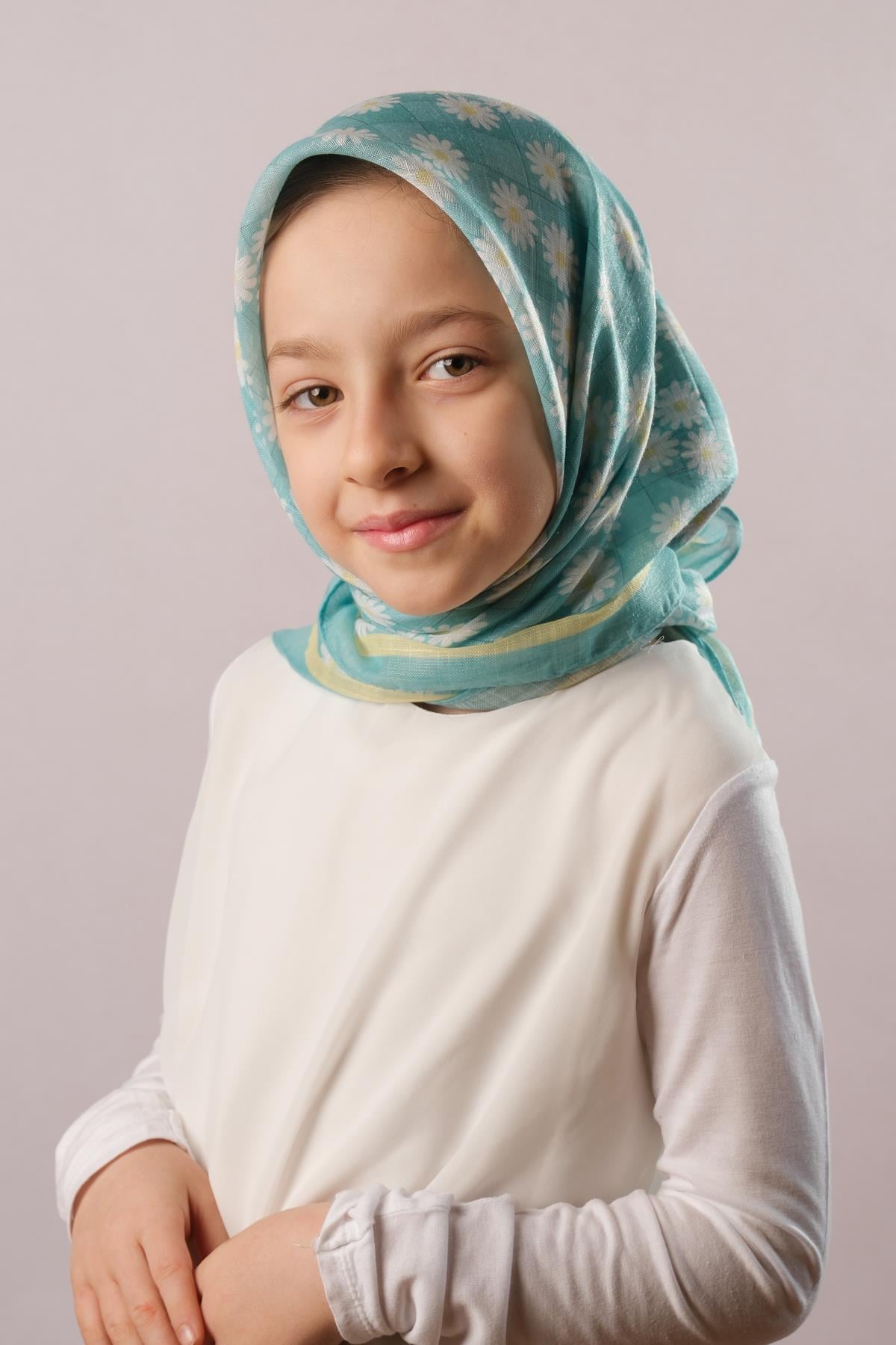 Gold Dijital Baskılı Çocuk Tesettür Eşarp Pamuk Polyester Papatya Desenli - Hürrem Bone 6003_03