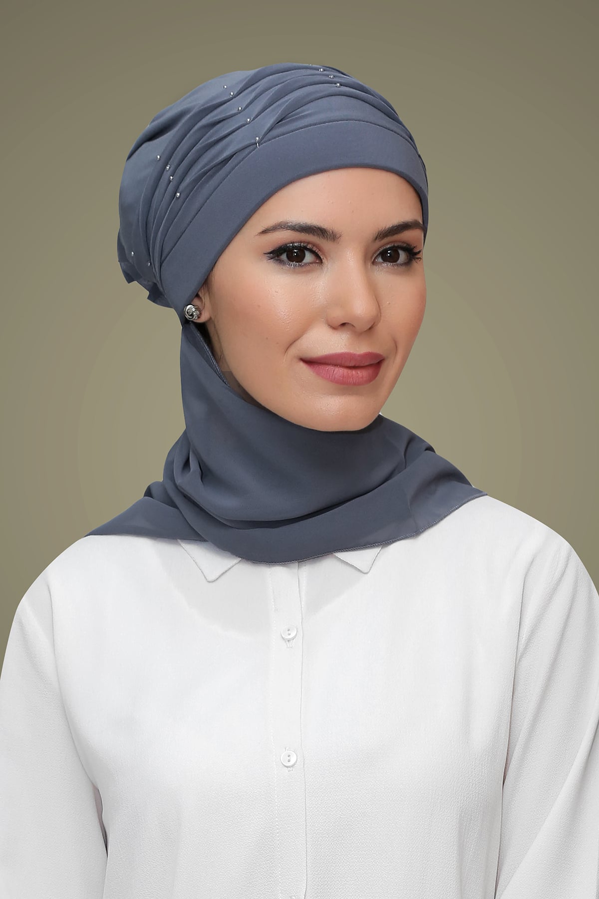 Gri Pratik Hazır Geçmeli Tesettür Bone Sandy Kumaş İncili Pileli Nervürlü Güllü - Şifon Atkılı - Hürrem 1805A