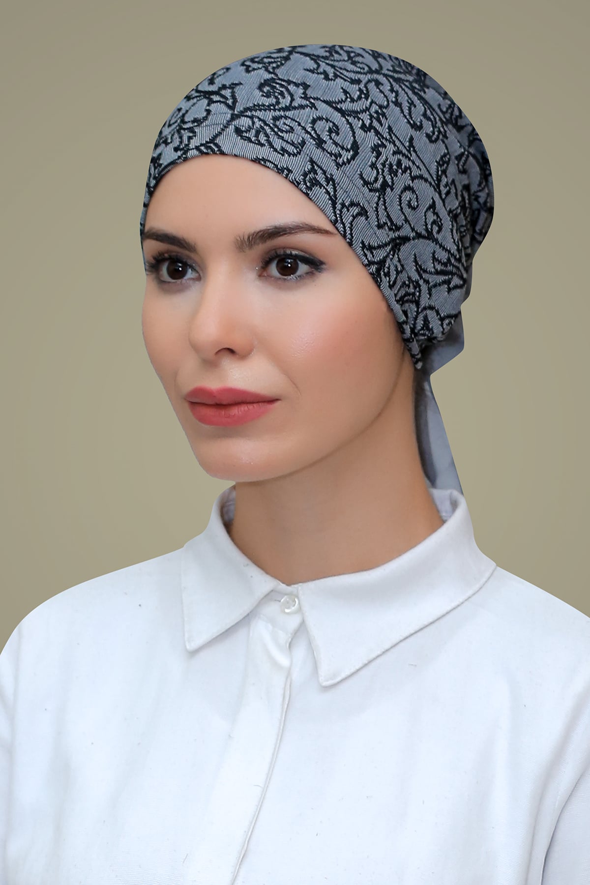 Gri Pratik Hazır Geçmeli Tesettür Bone Jakarlı Desenli Güllü - Hürrem 1202