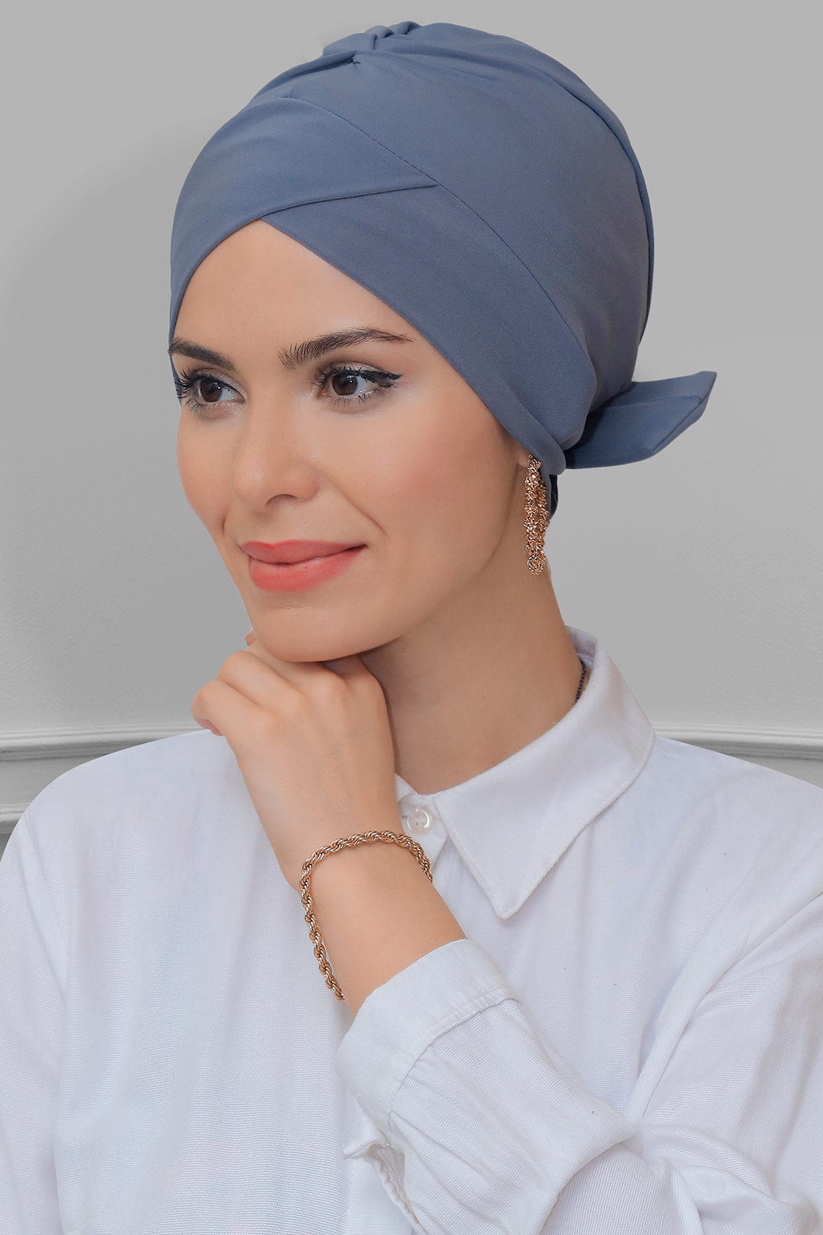 Gri Pratik Hazır Geçmeli Tesettür Bone Sandy Kumaş Fiyonklu Çift Taraflı Tek Çapraz - Hürrem 1833