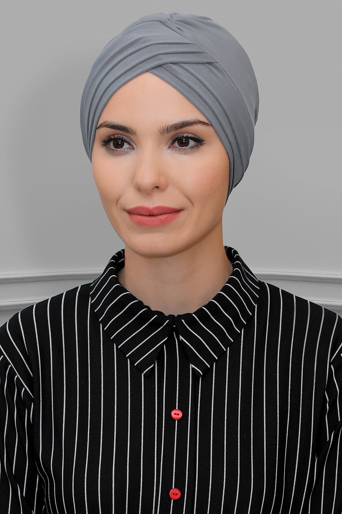 Gri Pratik Hazır Geçmeli Tesettür Bone Sandy Kumaş Üç Çapraz - Hürrem 1803