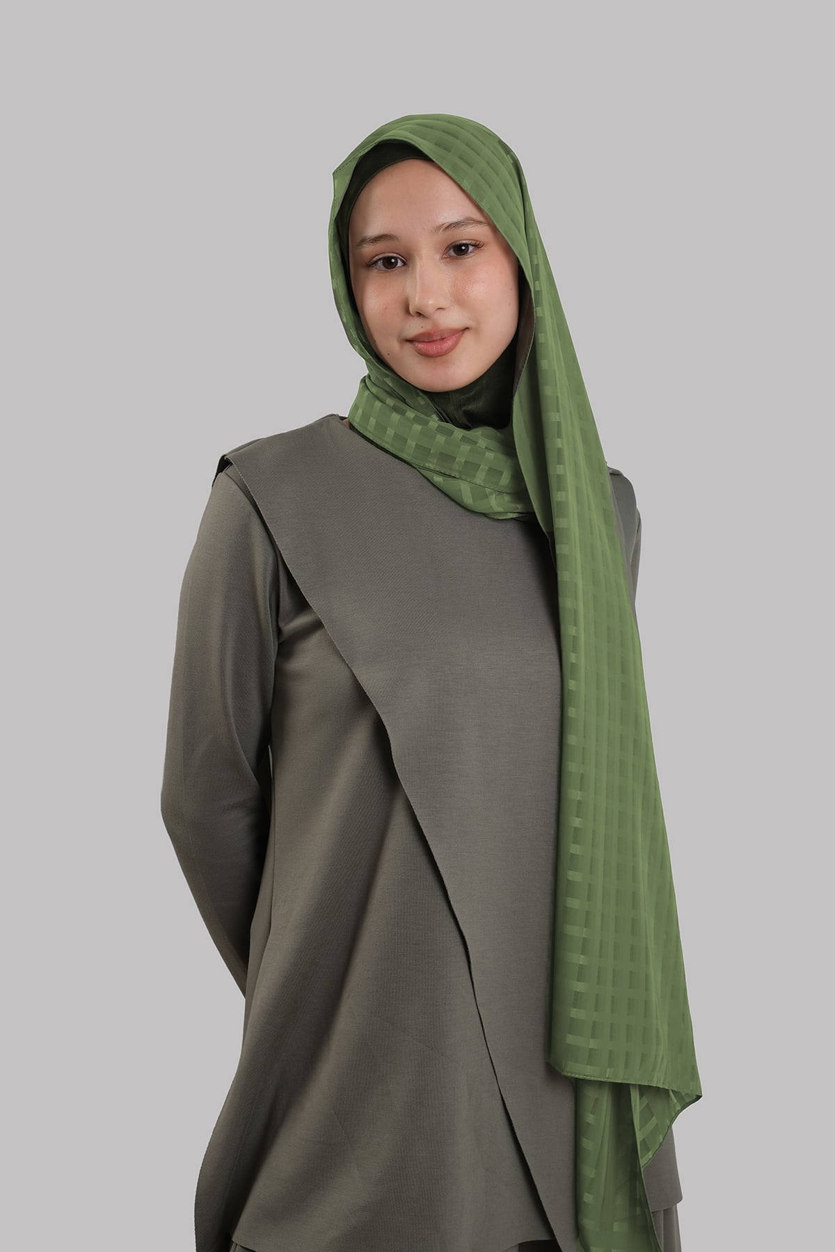 Haki Pratik Hazır Geçmeli Şal Desenli Şifon Hijab Boneli - Hürrem Bone 2415_09