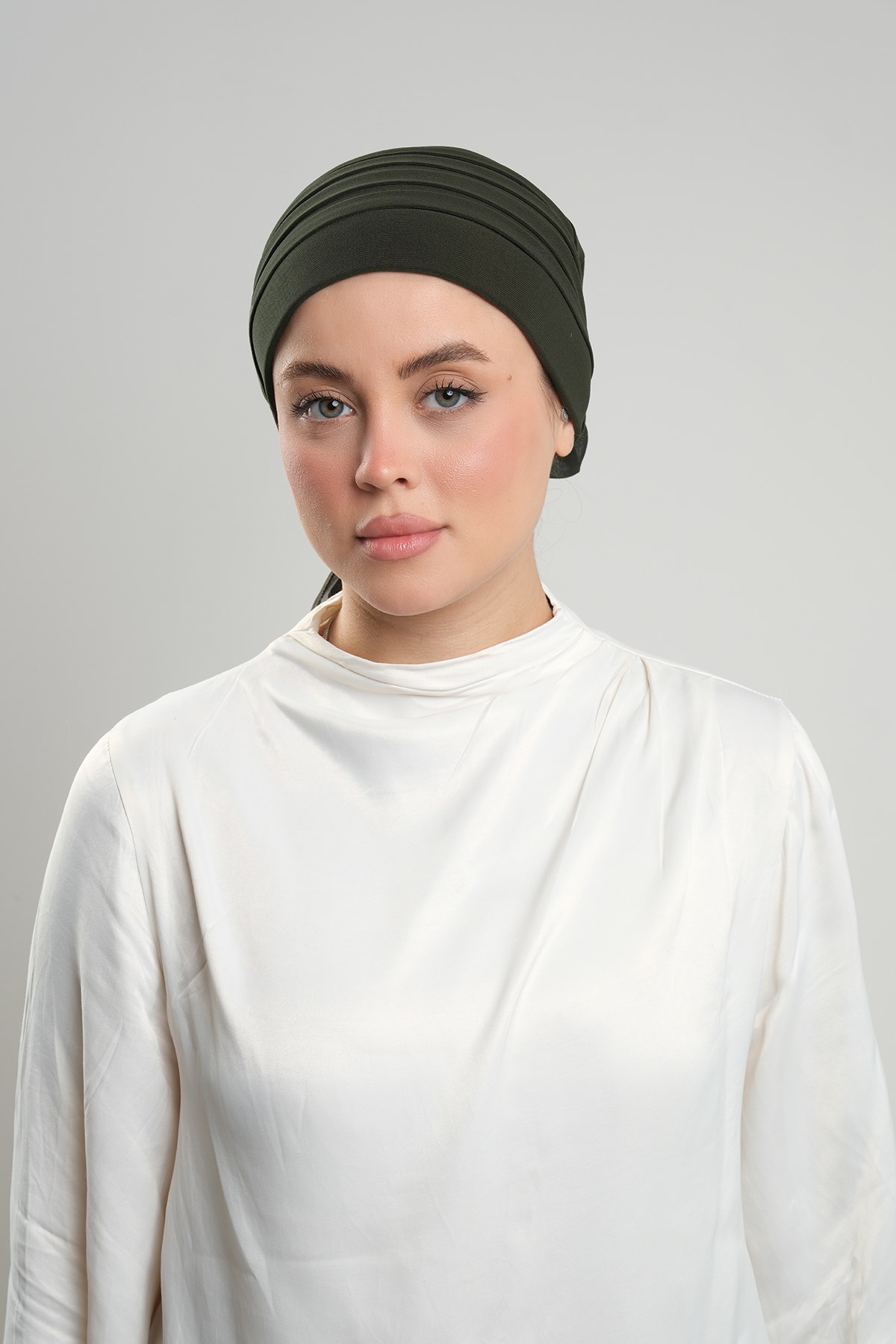 Haki Pratik Hazır Geçmeli Tesettür Bone Sandy Kumaş Pileli Nervürlü Güllü - Hürrem Bone 1806_09