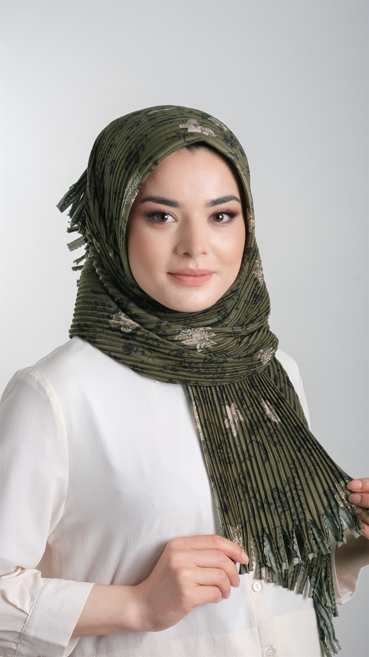Haki Pratik Hazır Geçmeli Tesettür Eşarp Kesik Elyaf Piliseli Çiçek Desenli - Hürrem Bone 1818D6_09