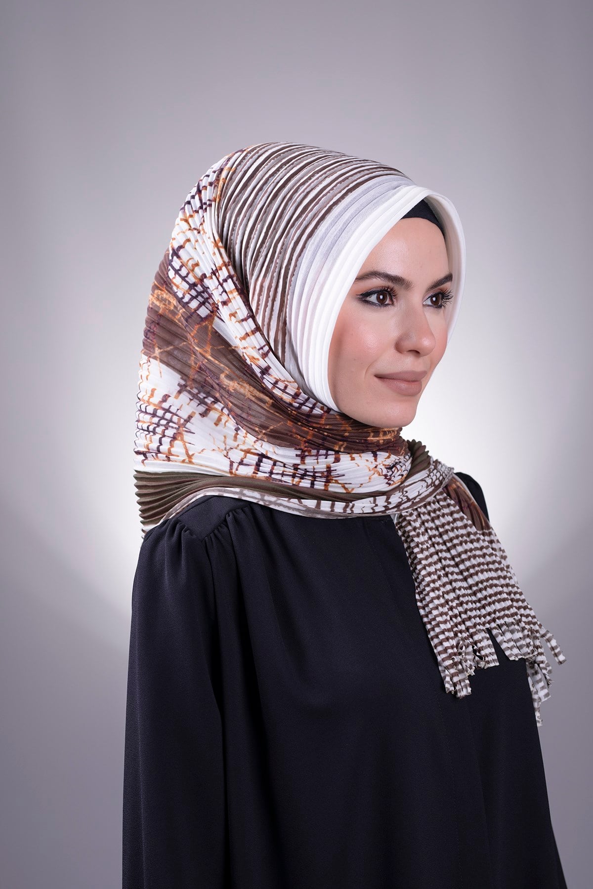 Krem Pratik Hazır Geçmeli Tesettür Eşarp Kesik Elyaf Piliseli Çiçek Desenli - Hürrem Bone 1818D4_40