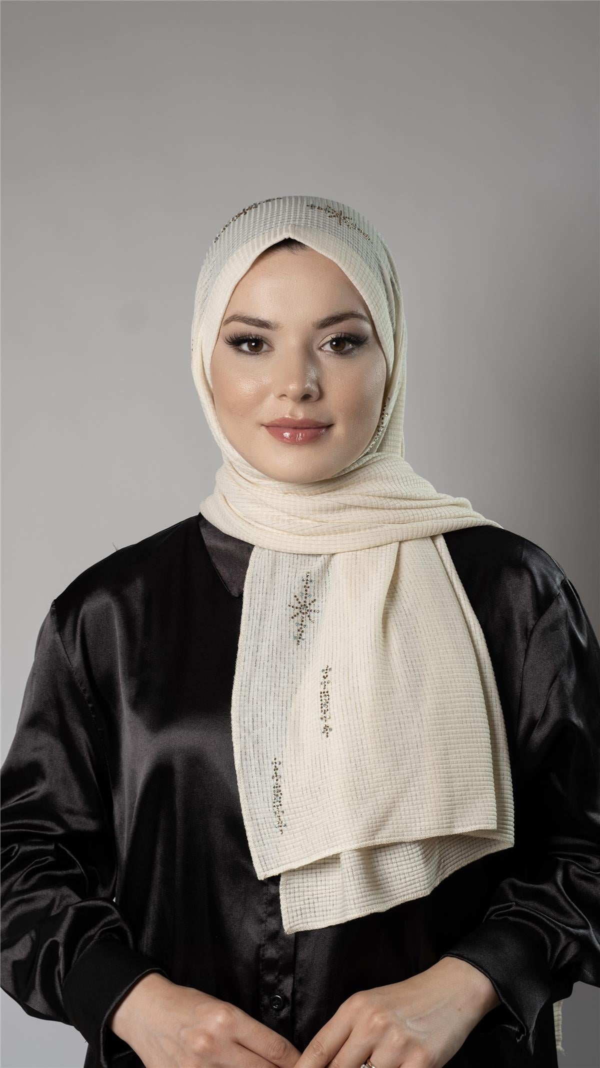 Krem Pratik Hazır Geçmeli Tesettür Şal Örme Kumaş Taşlı Yıldız Desenli  - Hürrem Bone 2118Y_40