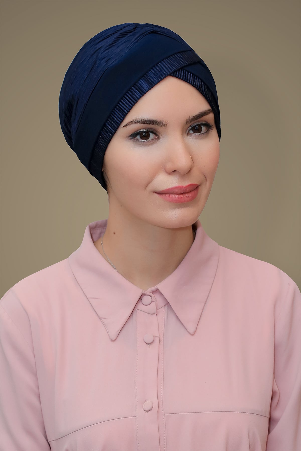 Lacivert Pratik Hazır Geçmeli Tesettür Bone Fukuro Piliseli (Pliseli) Tek Bantlı Çapraz Büzgülü - Hürrem 1821