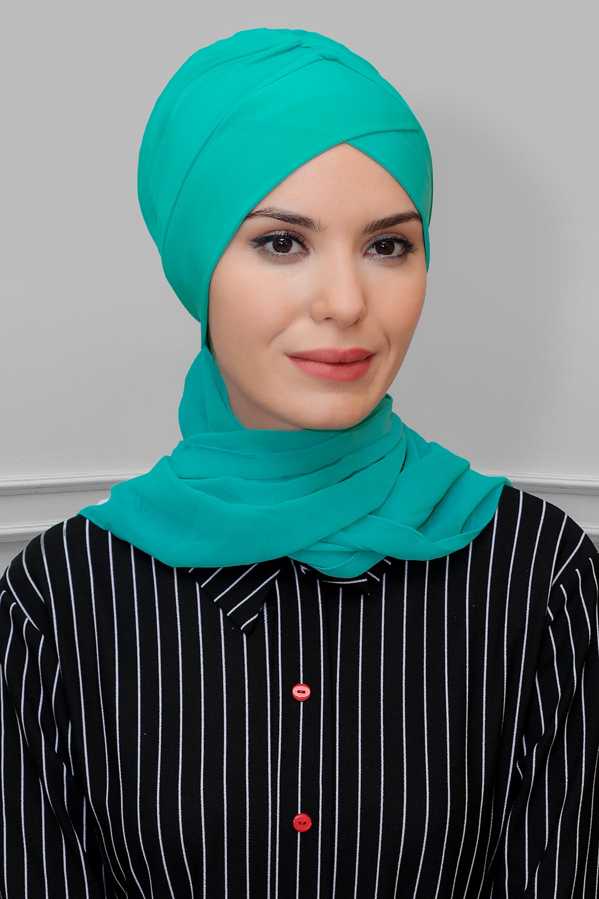 Mint Yeşili Pratik Hazır Geçmeli Tesettür Bone Sandy Kumaş Çapraz Büzgülü - Şifon Atkılı - Hürrem 1801A