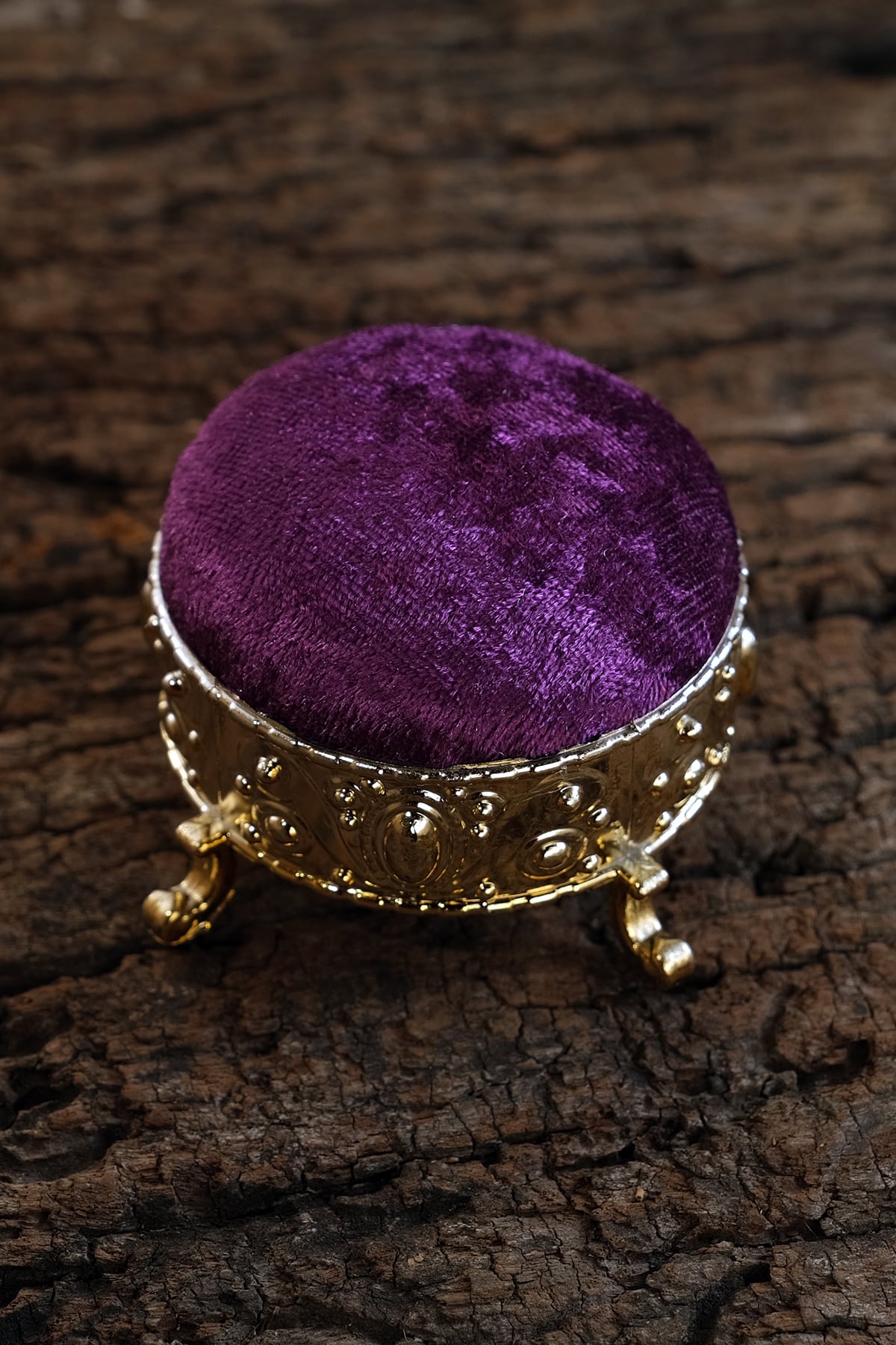 Mürdüm Eşarp Şal İğnedanlık Kadife Gold Ayaklı - Hürrem Bone 5003_07