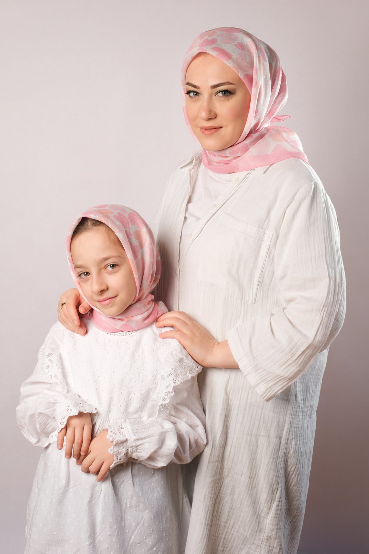 Pembe Dijital Baskılı Anne Kız Kombin Tesettür Eşarp Pamuk Polyester Kalp Desenli - Hürrem Bone 6004_04