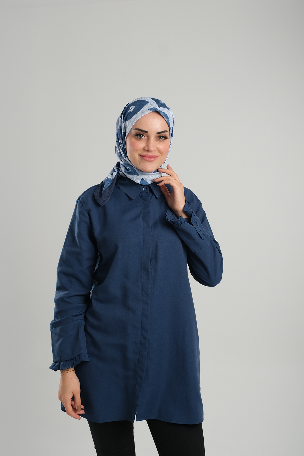 Saks Mavisi Desenli Eşarp Bambu Yaprak Dijital Baskılı - Hürrem Bone 202204_24