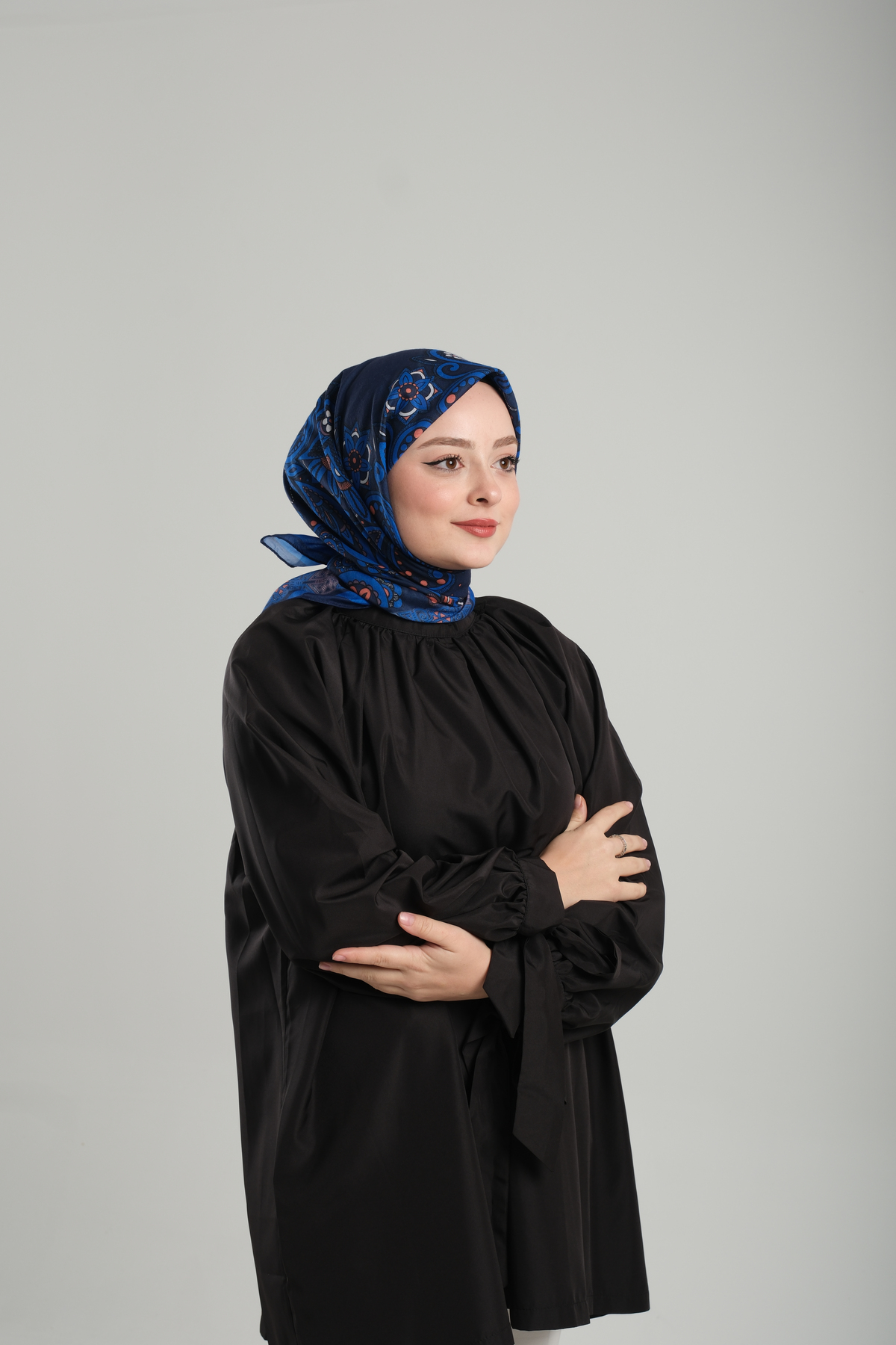 Saks Mavisi Desenli Eşarp Kesik Elyaf Pamuksu Etnik Dijital Baskılı - Hürrem Bone 202207_24