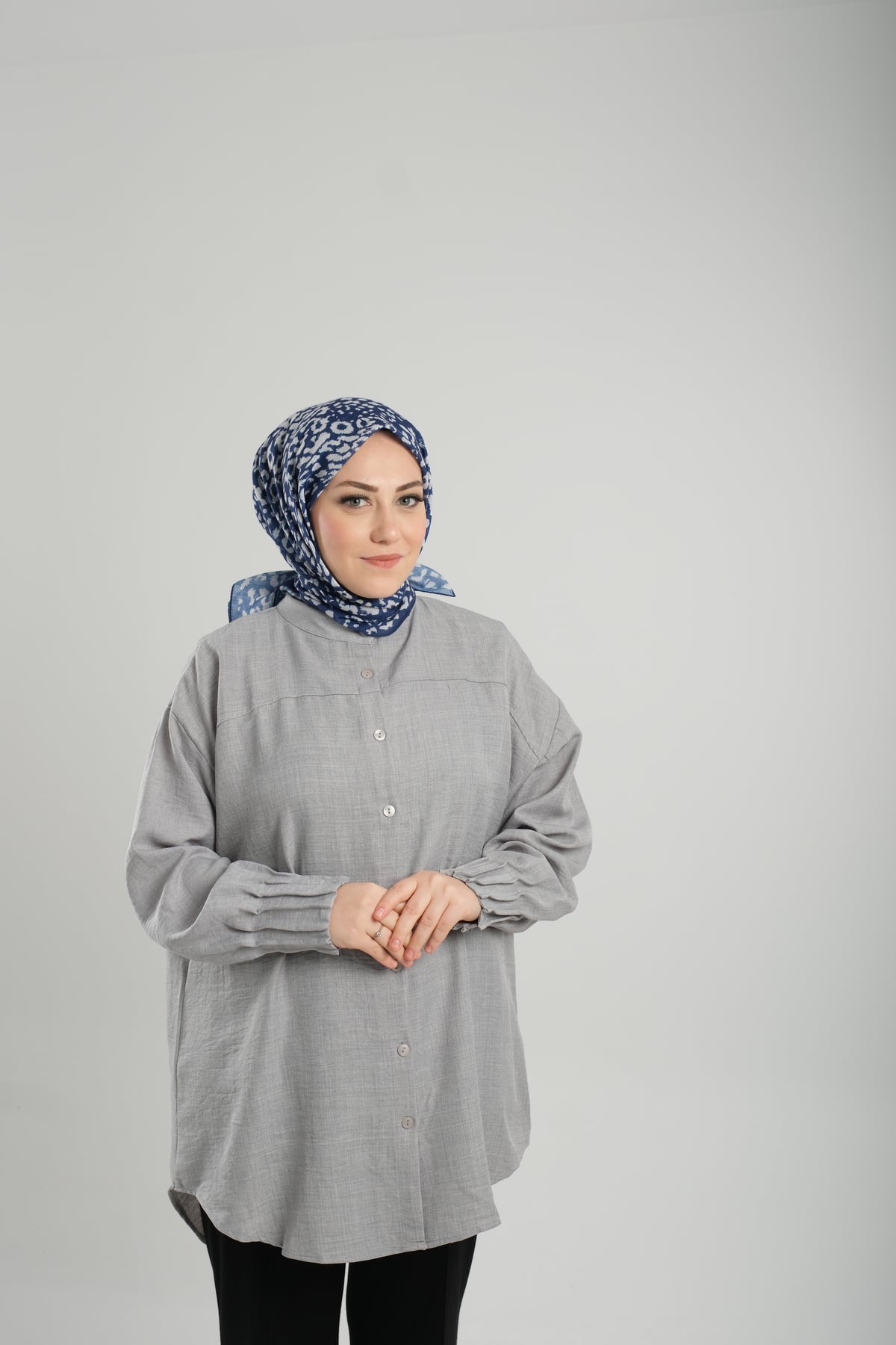 Saks Mavisi Desenli Eşarp Kesik Elyaf Pamuksu Leopar Dijital Baskılı - Hürrem Bone 202201_24