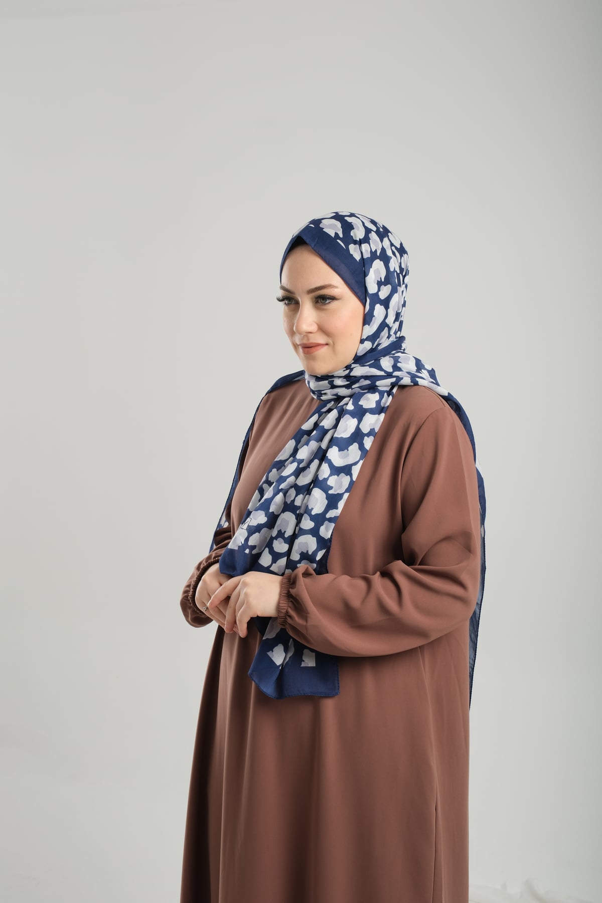 Saks Mavisi Desenli Şal Kesik Elyaf Pamuksu Leopar Dijital Baskılı - Hürrem Bone 202125_24