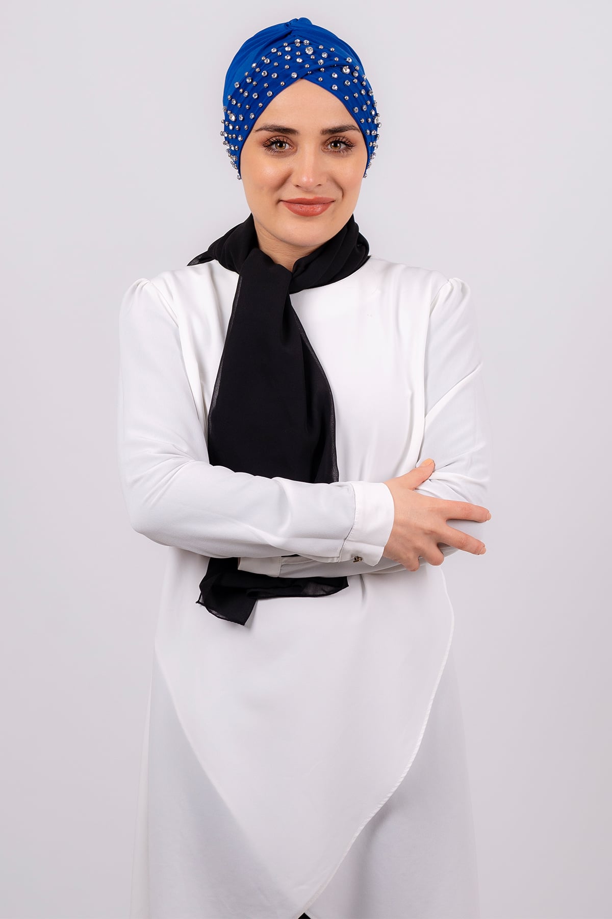 Saks Mavisi Pratik Hazır Geçmeli Tesettür Bone Sandy Kumaş Taşlı - Hürrem 1456